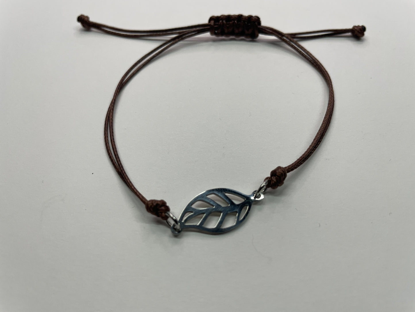 Bracelet Corde Brune Ajustable Feuille-Acier Inoxydable