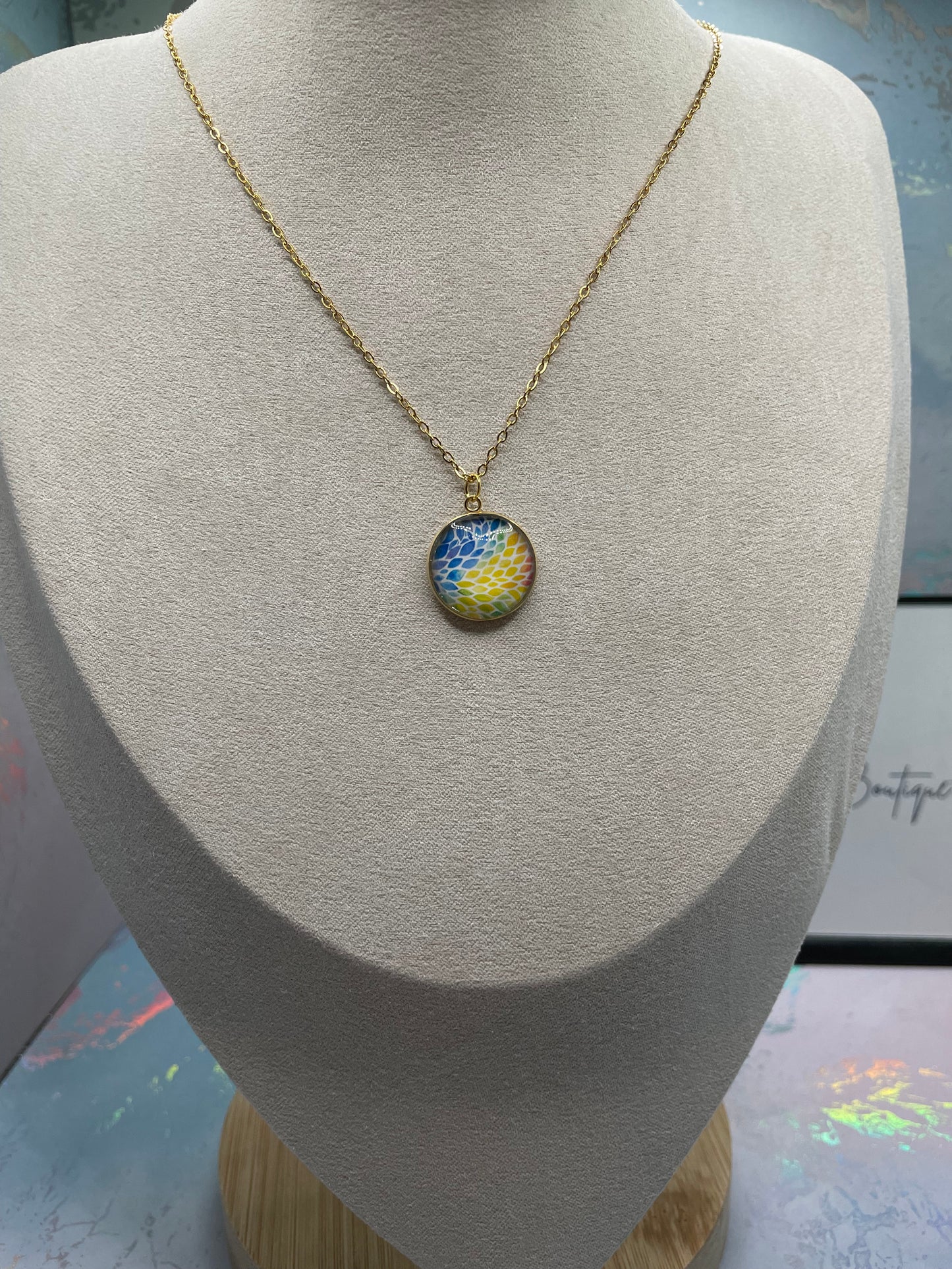 Floral Cabochon Necklace–18"