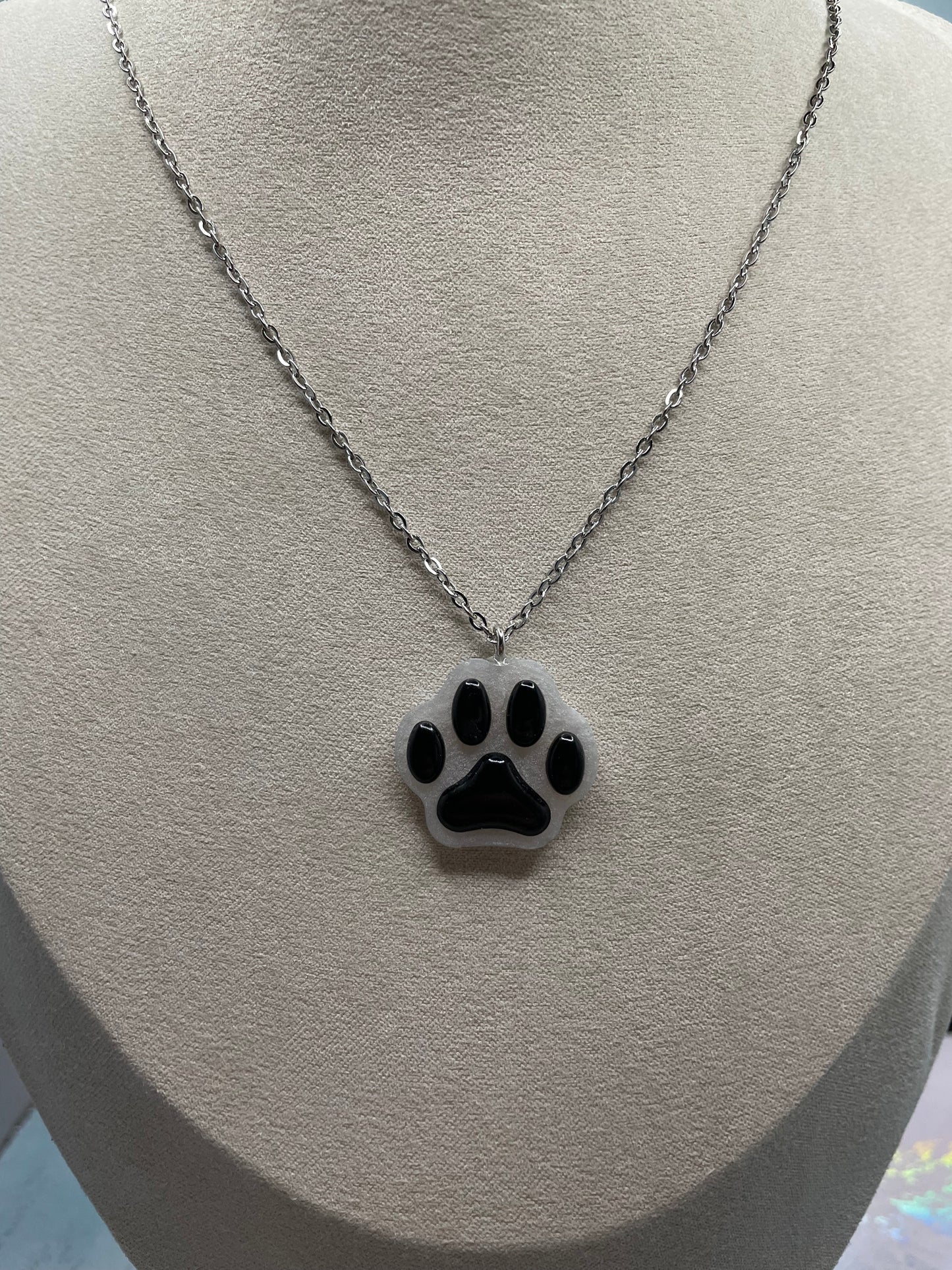 Black+White Paw Pendant Necklace–21" Silver Chain NICKEL FREE+STAINLESS STEEL