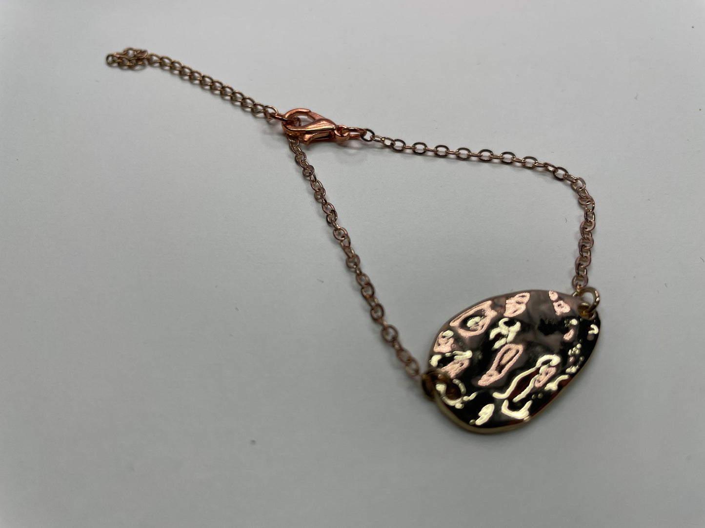 Bracelet or rose à texture martelée-Acier Inoxydable