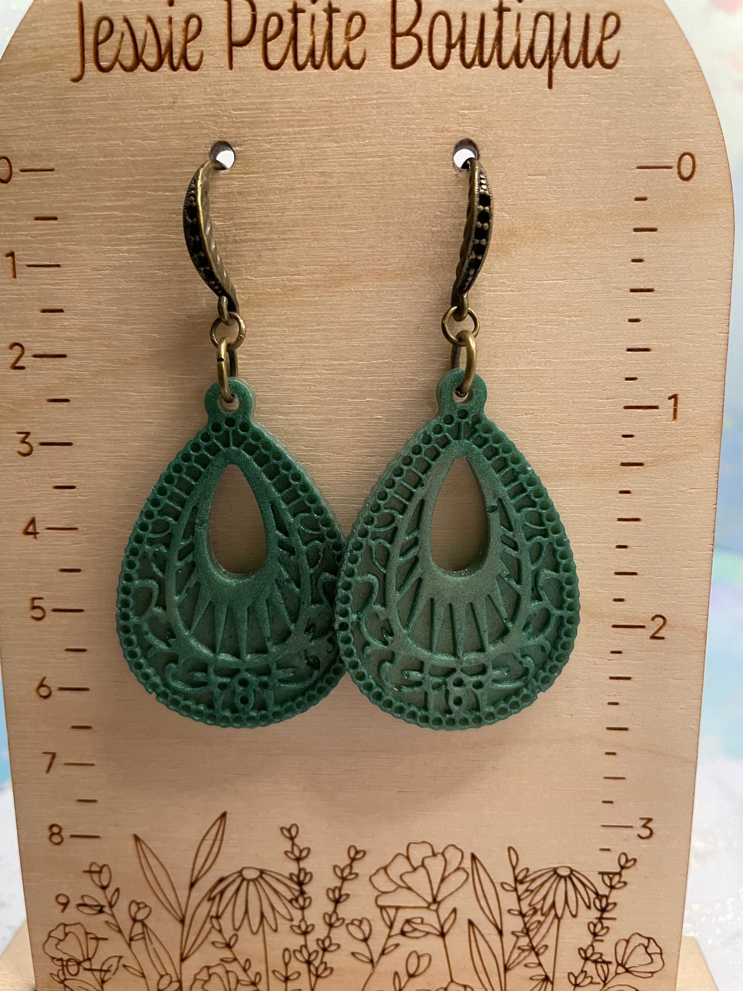 Green Detailed Teardrop Resin Earrings