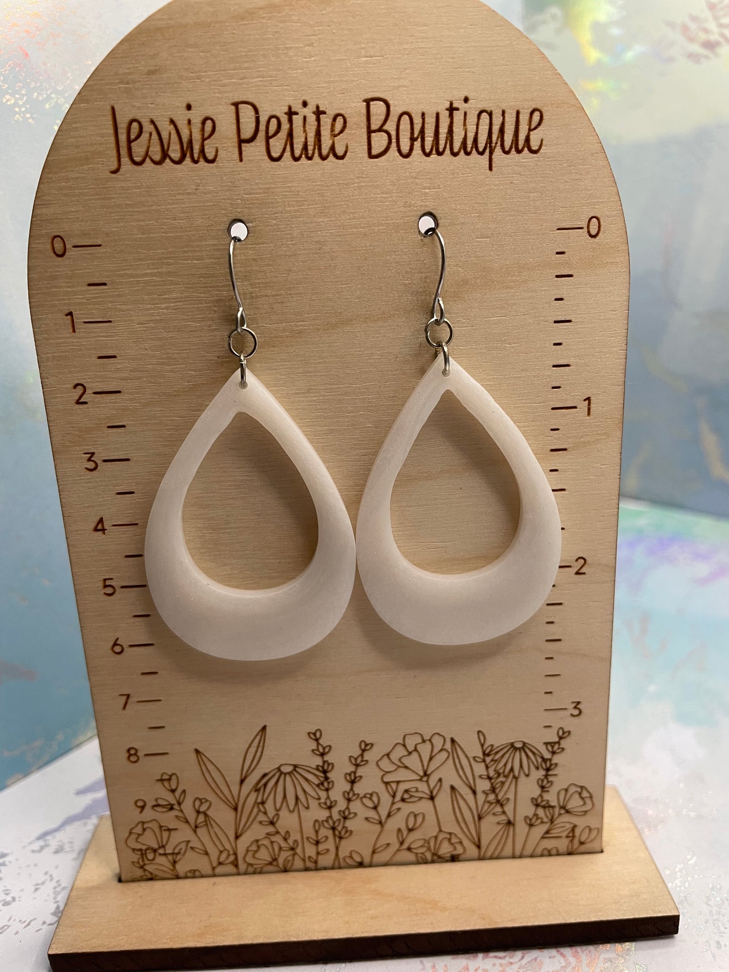White Teardrop Earrings – STAINLESS STEEL
