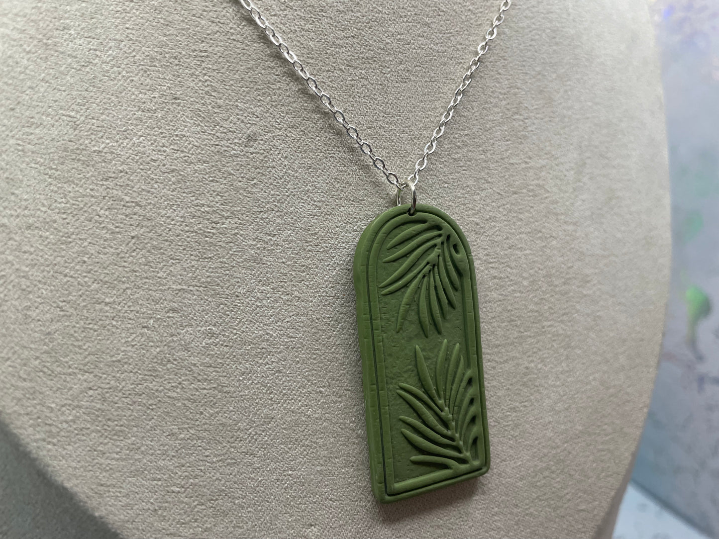 Ensemble arche verte olive avec feuillage– Sans nickel 