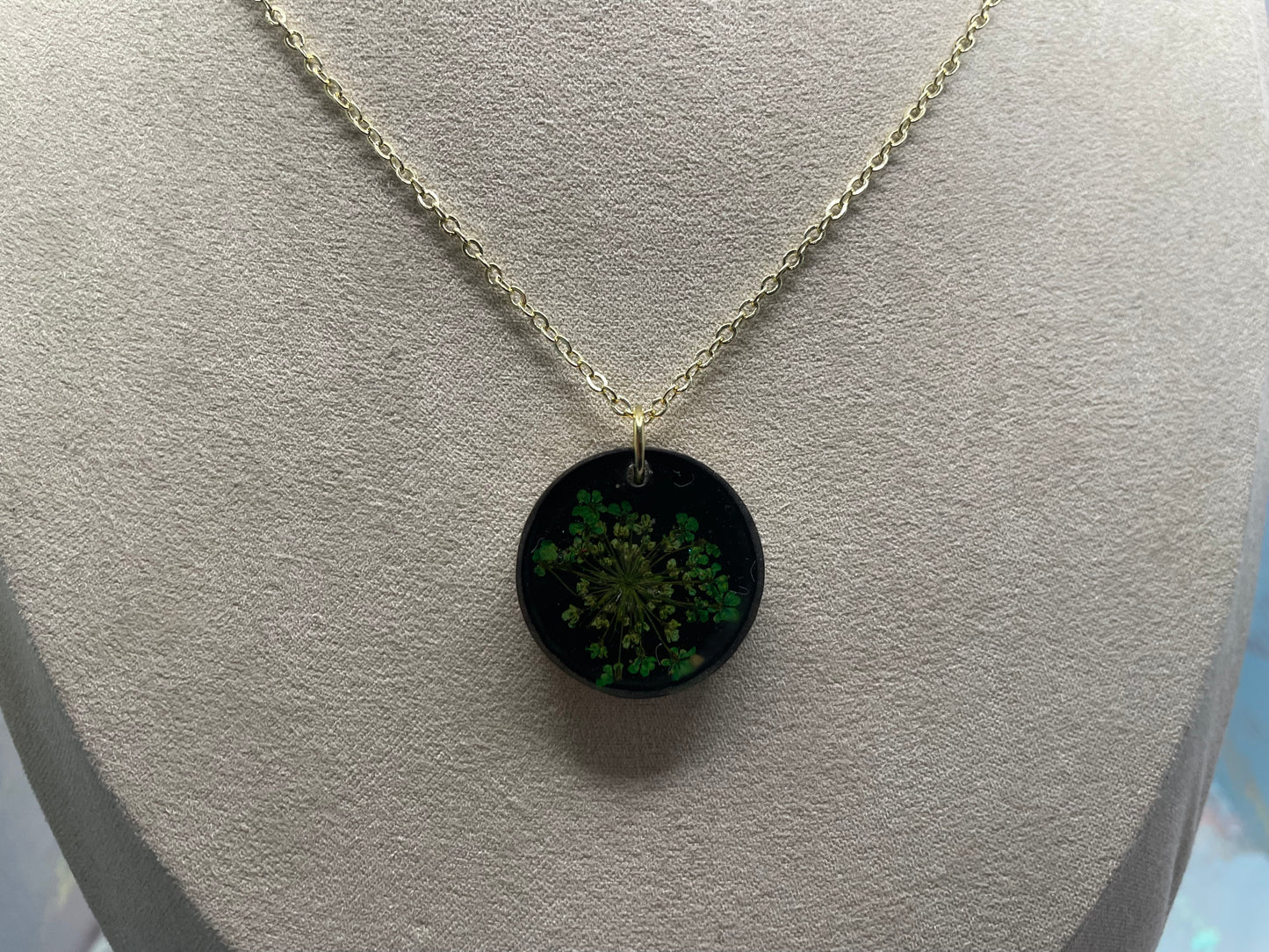 Green flower on black circle SET-Nickel Free