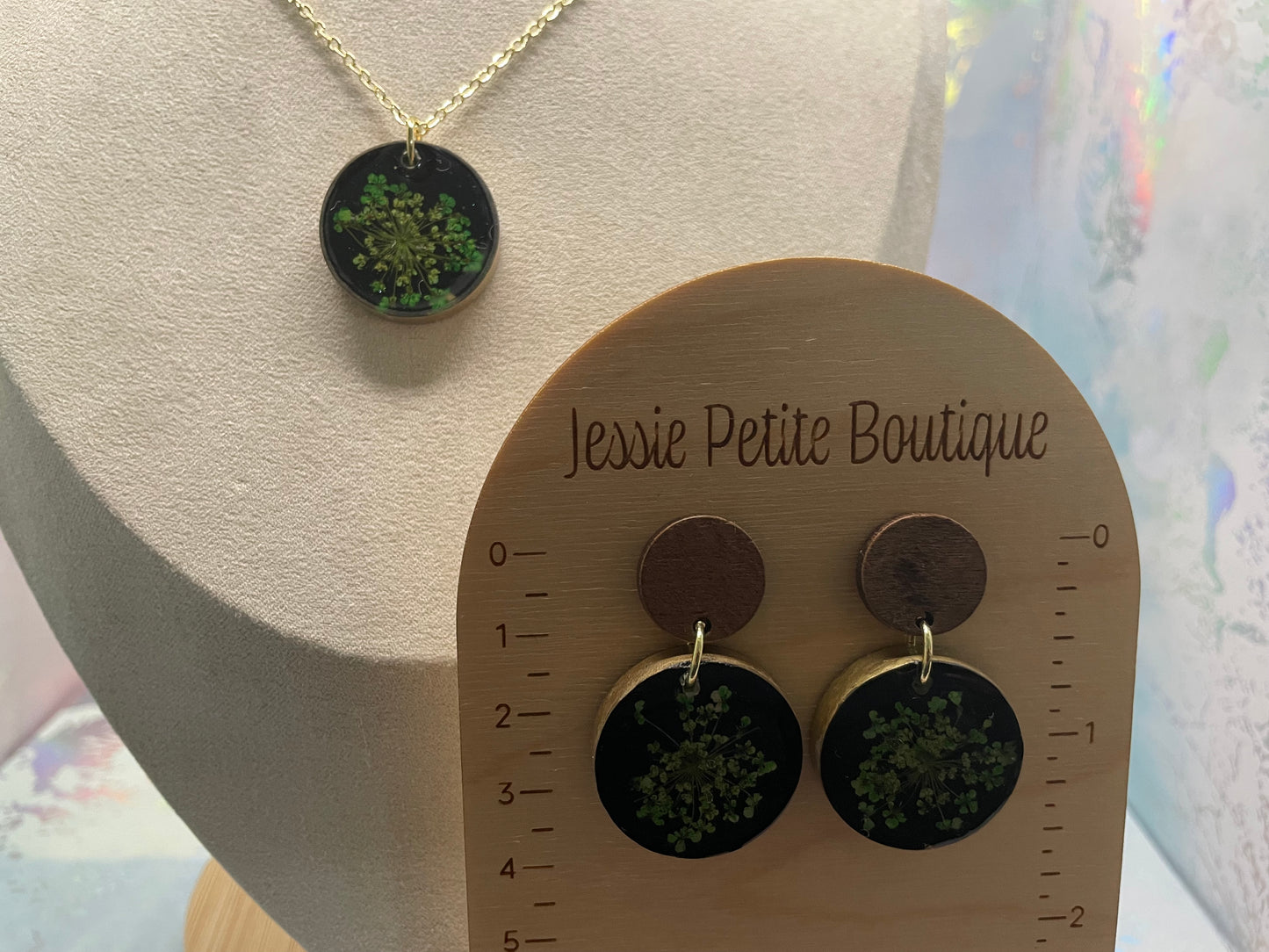 Green flower on black circle SET-Nickel Free