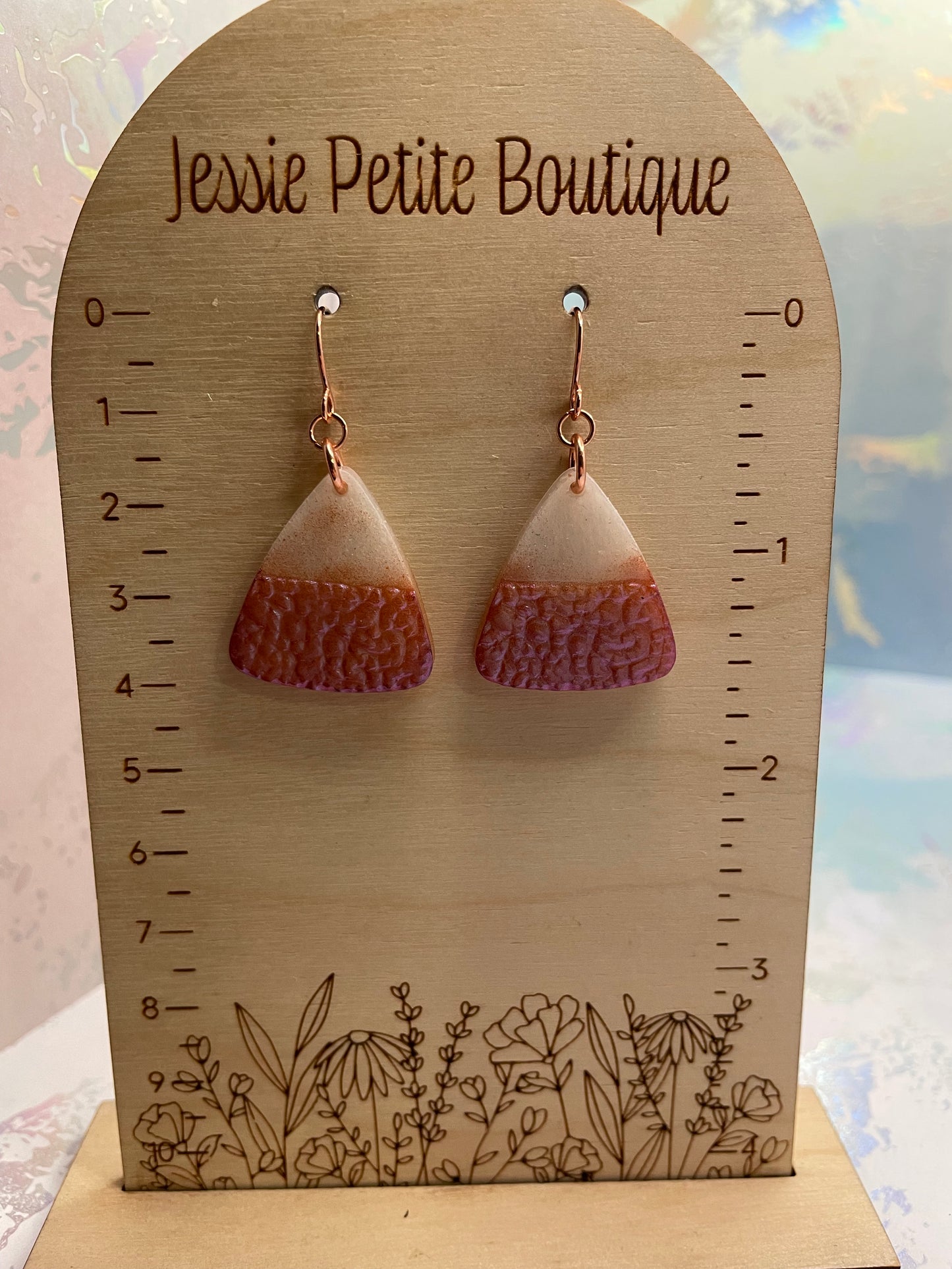 Boucles d'oreilles triangle géode prune blanche/caméléon - Sans nickel