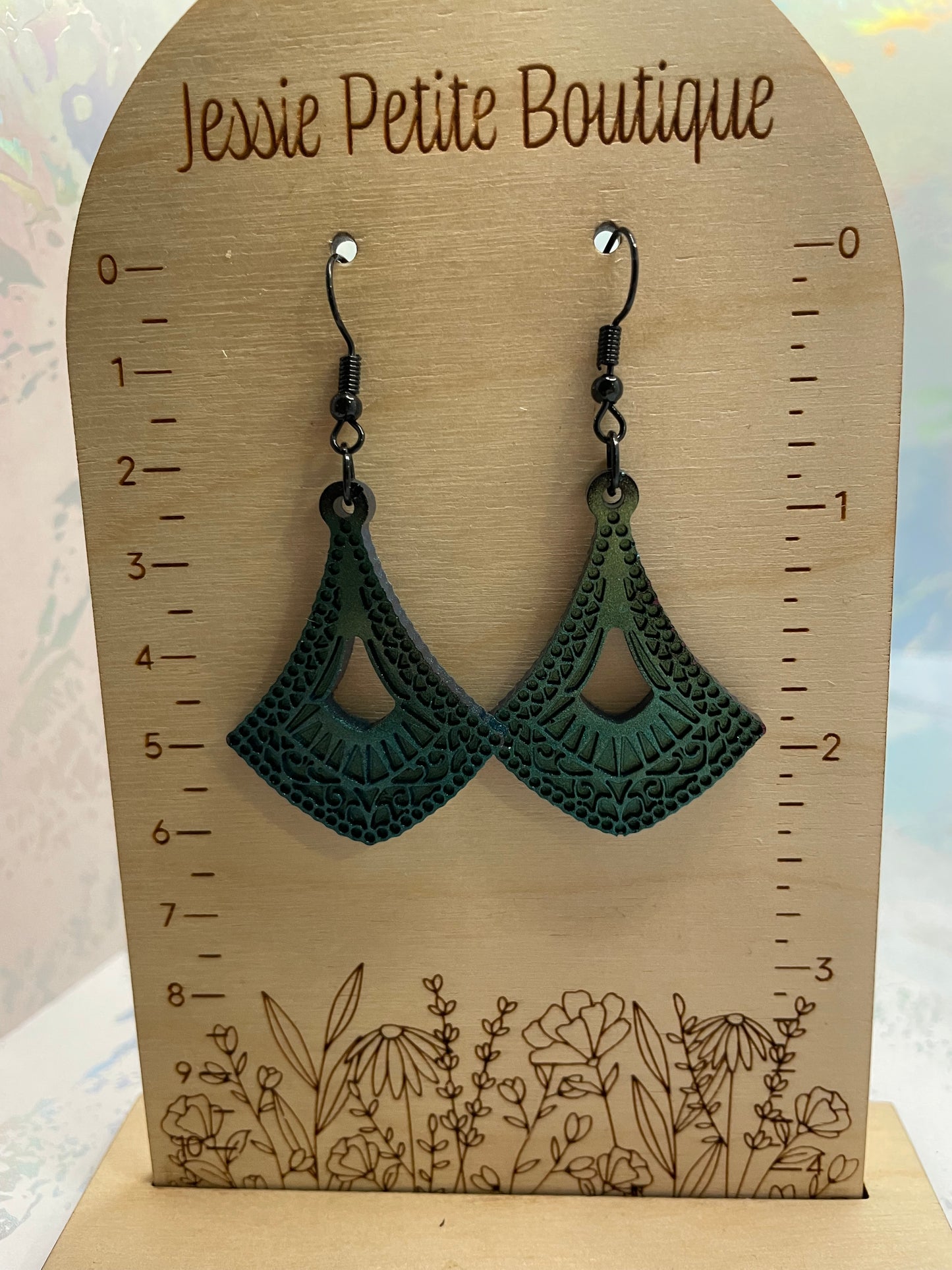 Boucles d'oreilles goutte détaillée verte caméléon