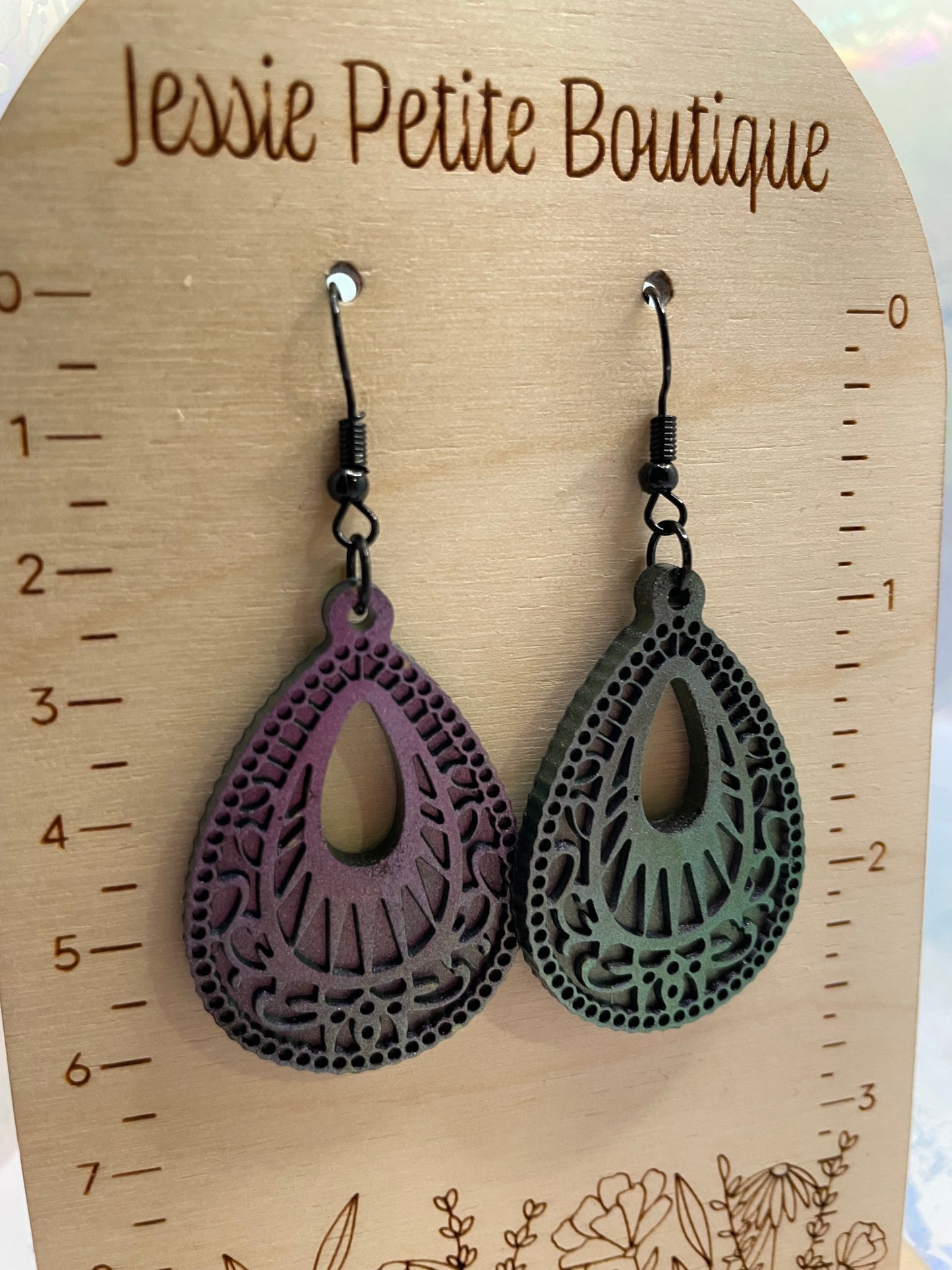 Boucles d'oreilles Goutte détaillée Mauve caméléon