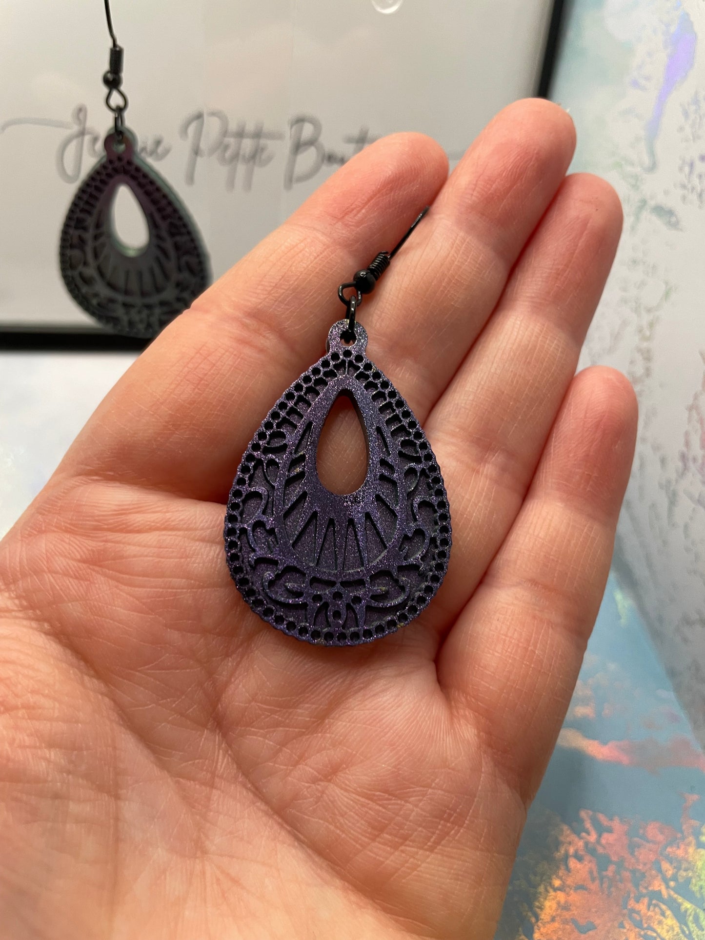 Boucles d'oreilles Goutte détaillée Mauve caméléon