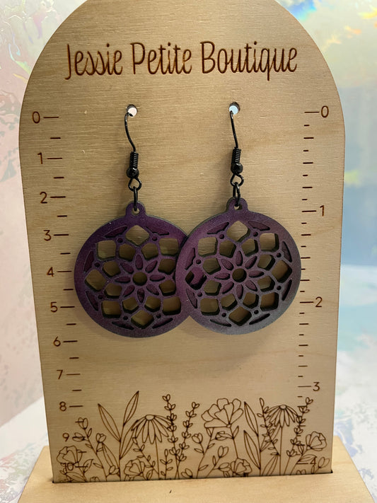 Boucles d'oreilles mandala mauve caméléon