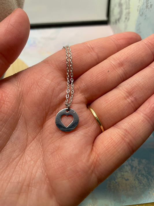 Round Heart Necklace – 18”silver chain NICKEL FREE+STAINLESS STEEL