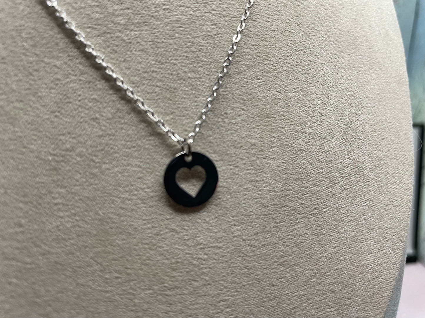 Round Heart Necklace – 18”silver chain NICKEL FREE+STAINLESS STEEL