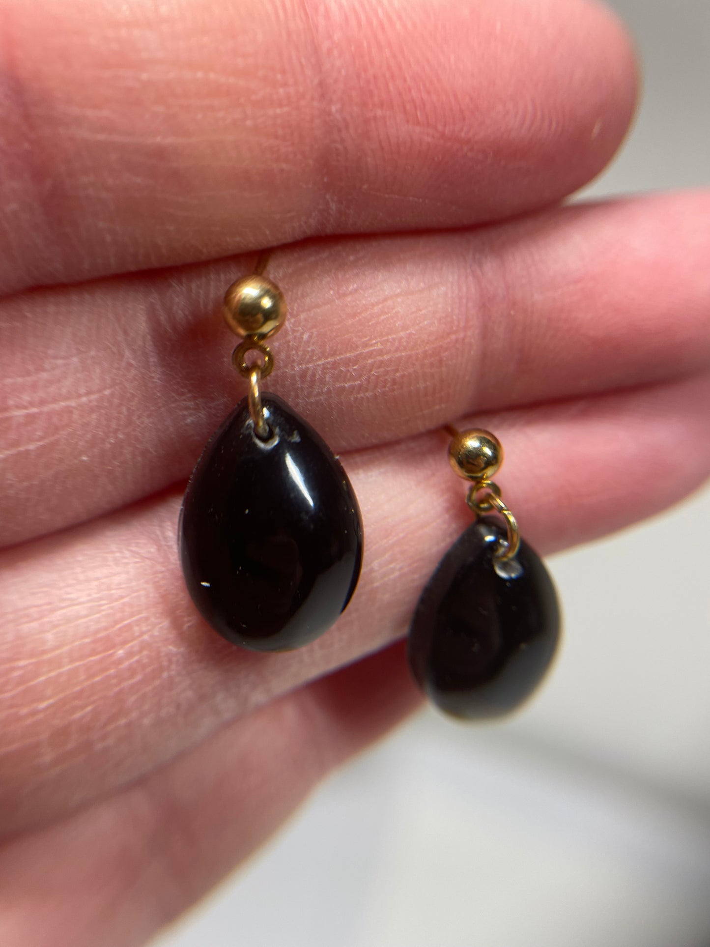 Boucles d’oreilles pendantes – Goutte noire