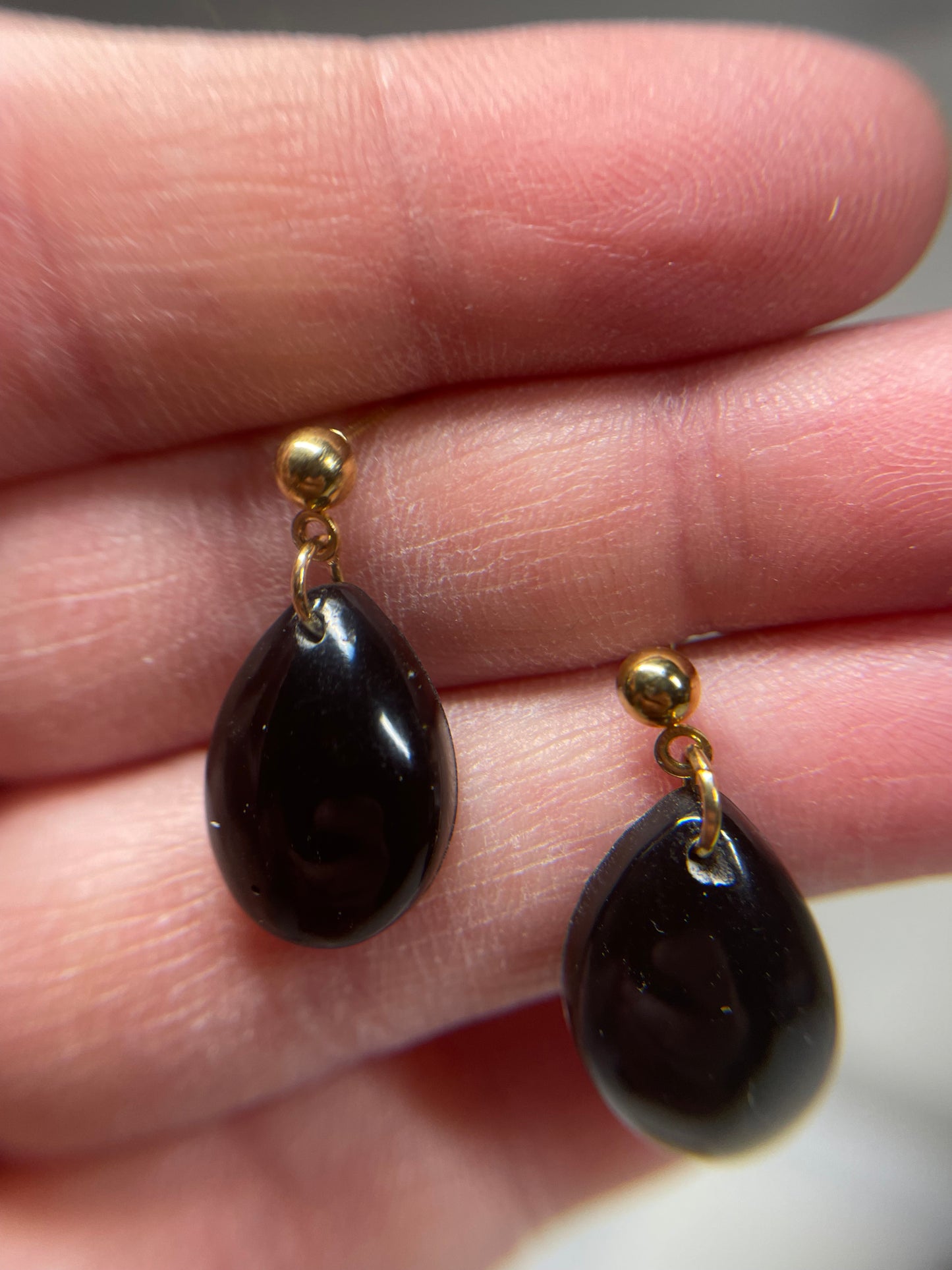 Boucles d’oreilles pendantes – Goutte noire