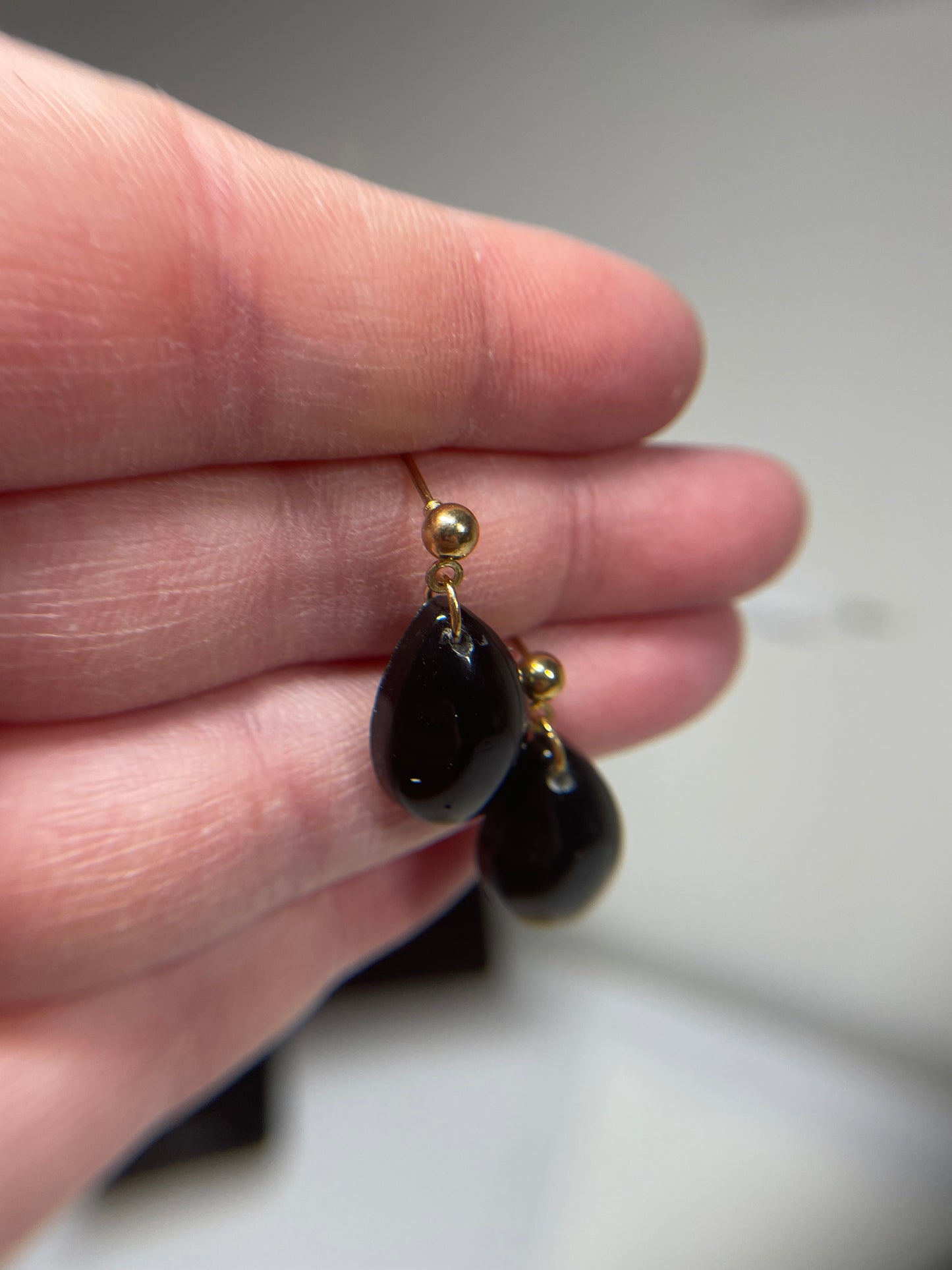 Boucles d’oreilles pendantes – Goutte noire