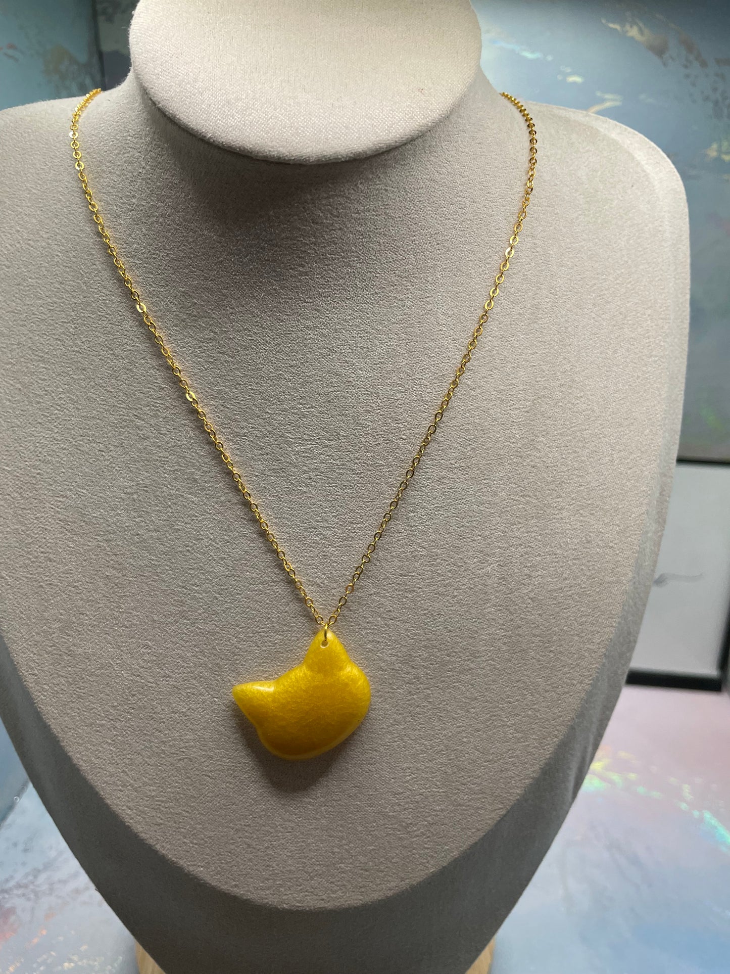 Yellow Cat Face Necklace- 20'' gold chain