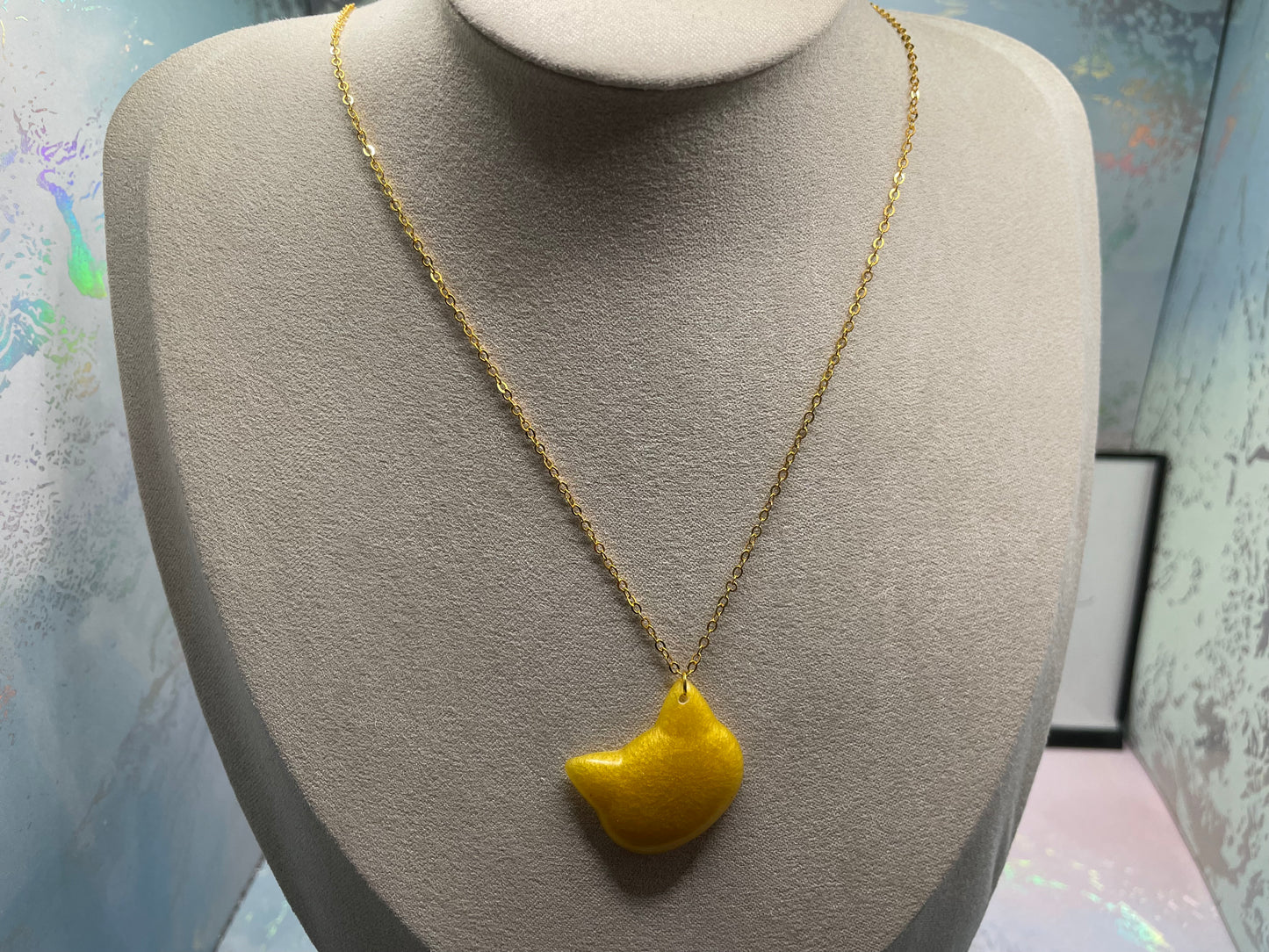 Yellow Cat Face Necklace- 20'' gold chain