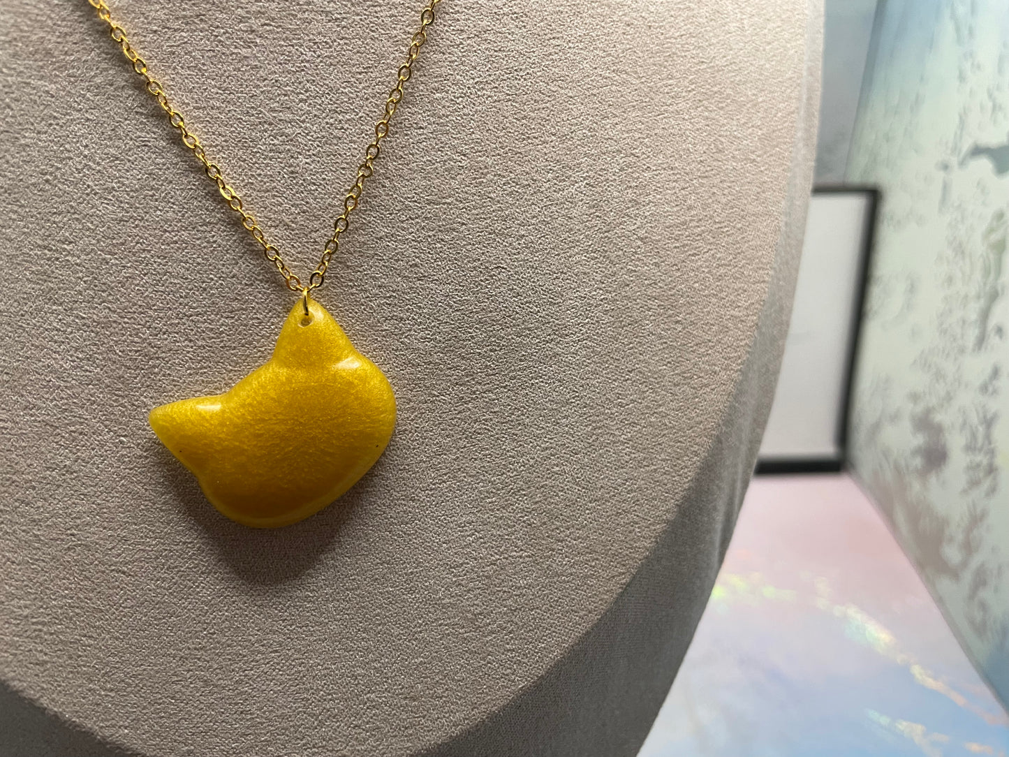 Yellow Cat Face Necklace- 20'' gold chain