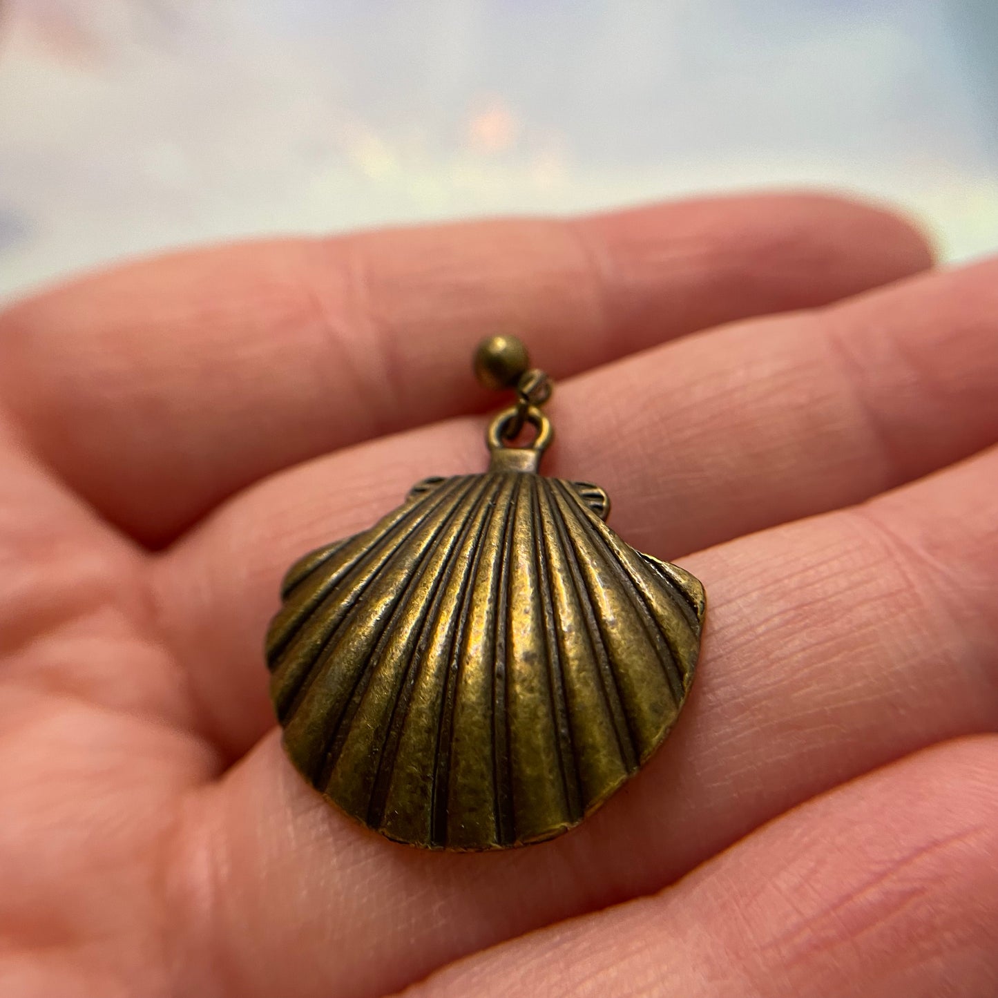 Collier en bronze avec coquillages 23''