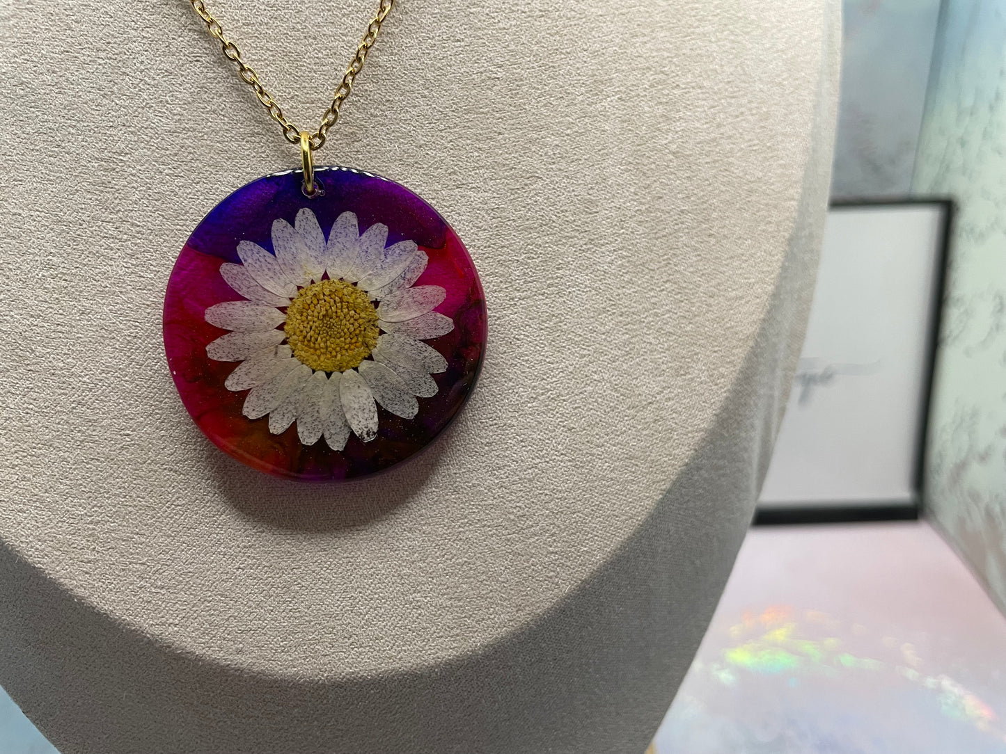 Collier avec pendentif rond marguerite rose et violet - Acier inoxydable