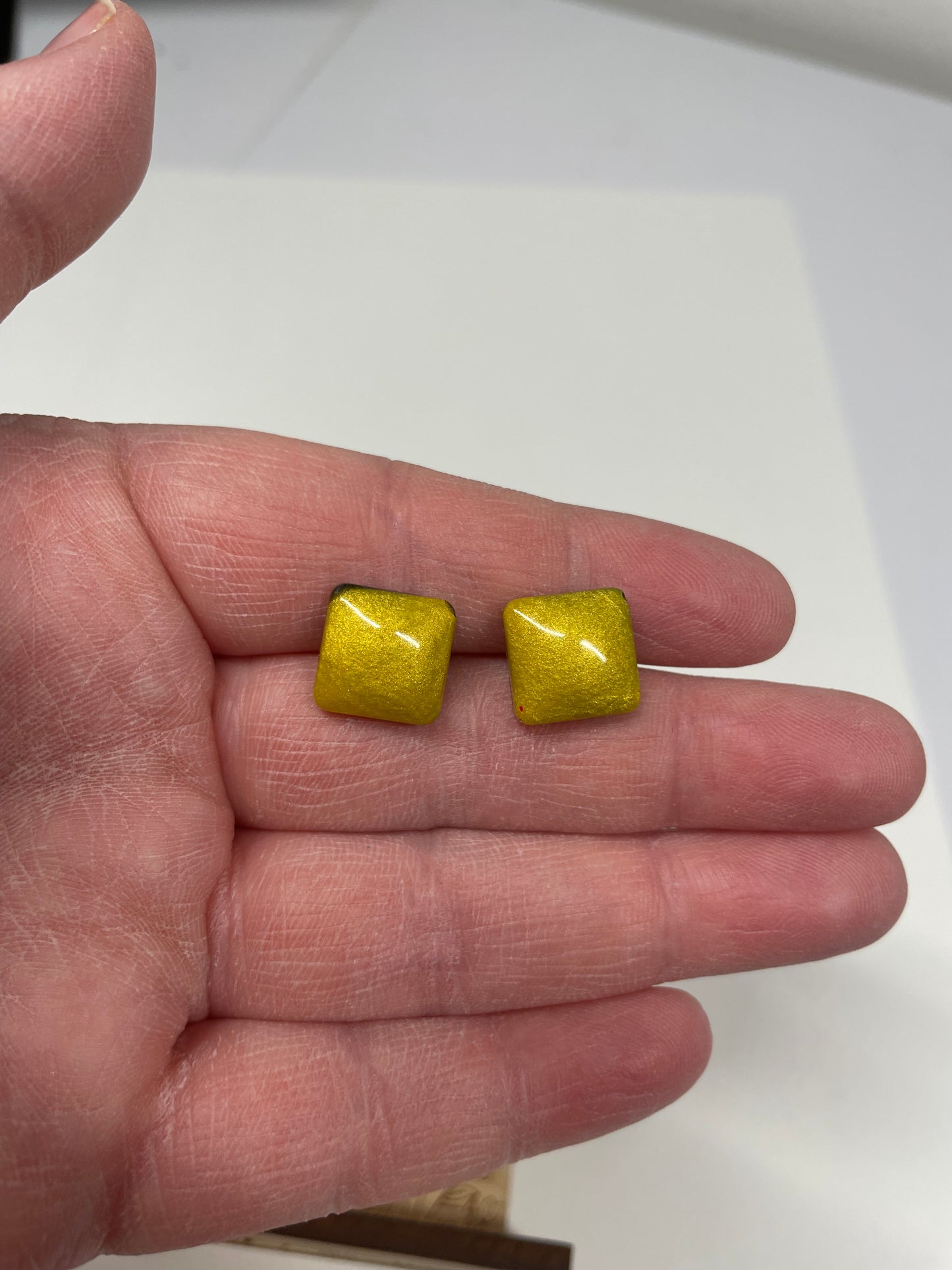 Bouton d'oreille Carrés Jaune