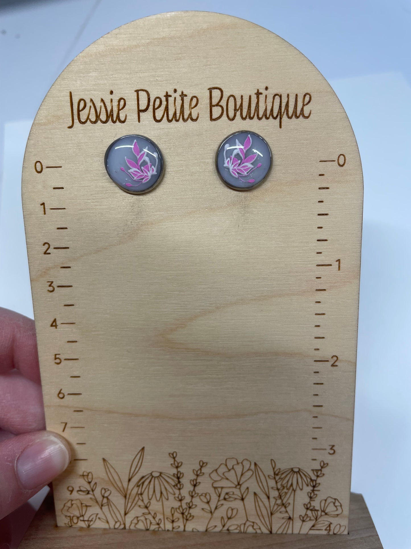 Boutons d'oreille floraux rose et gris- Acier Inoxydable