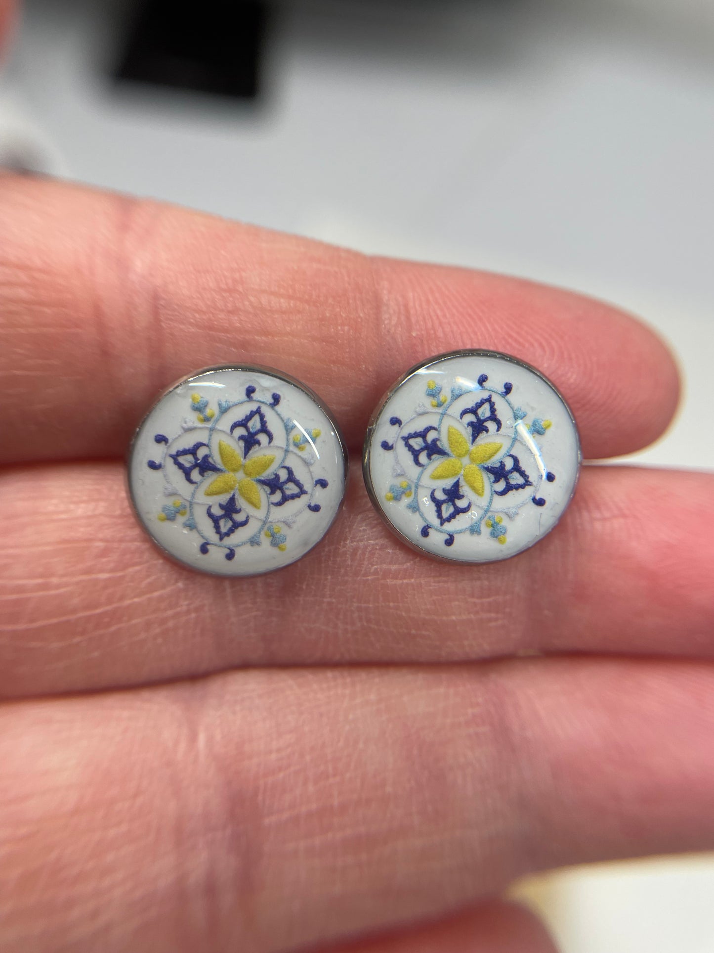 Boutons d'oreilles mandala blanche-Acier Inoxydable+Sans Nickel