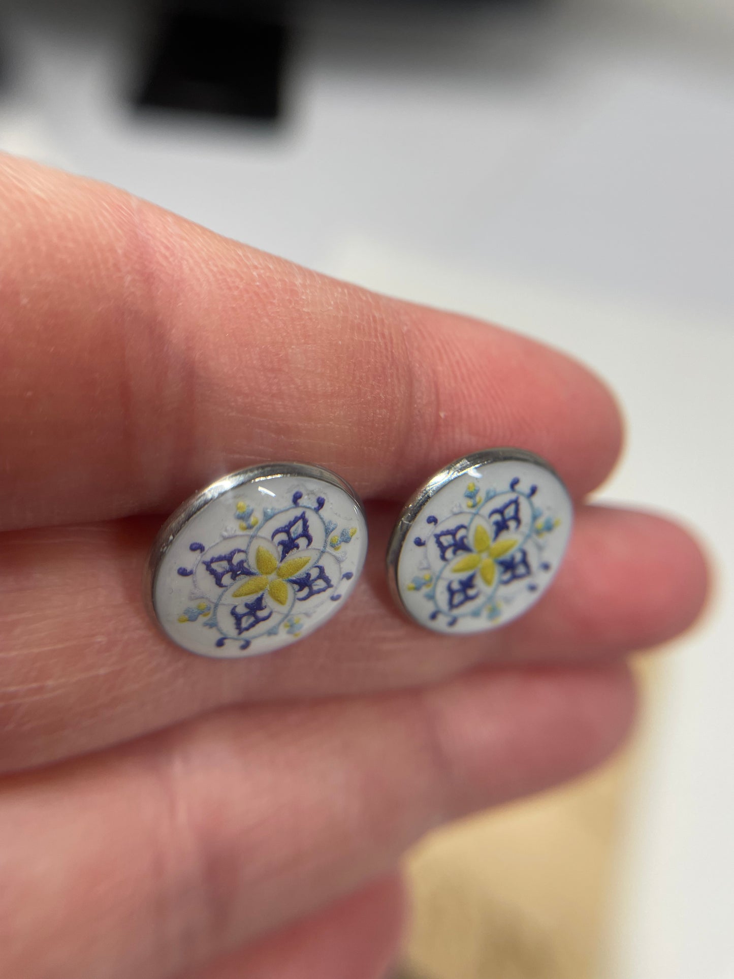 Boutons d'oreilles mandala blanche-Acier Inoxydable+Sans Nickel