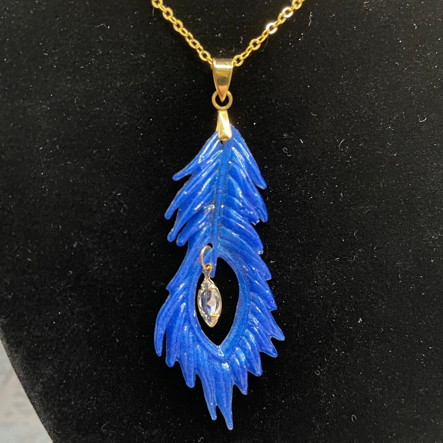 Collier Plume Bleue+Zirconia - 27'' Sans Nickel