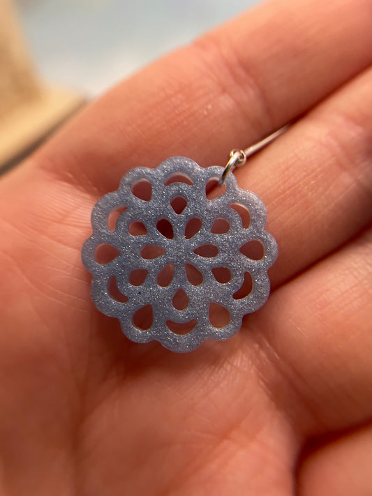 Boucles d'oreilles rondes à fleurs bleu clair - Sans nickel
