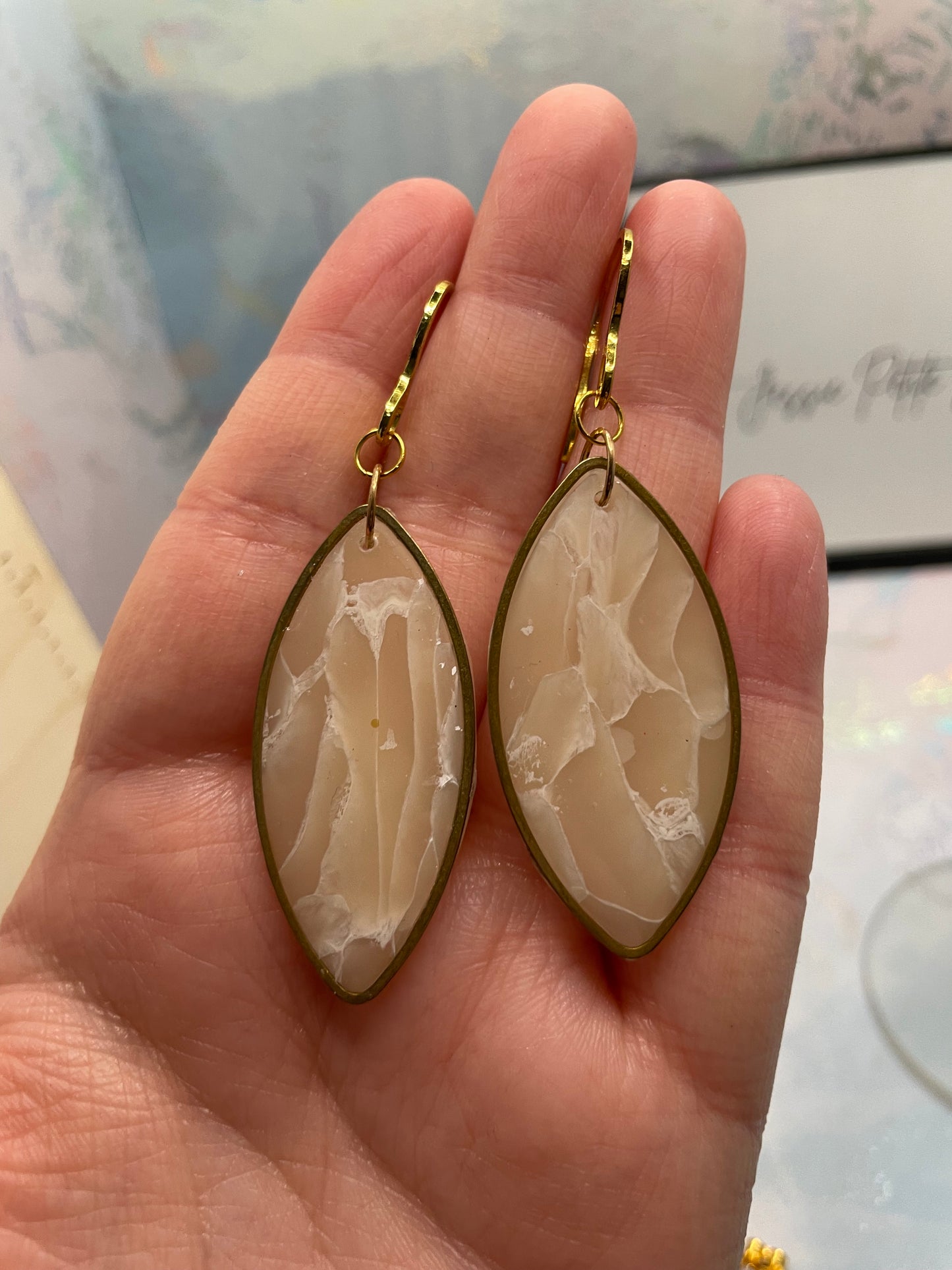 Boucles d'oreilles longues en marbre beige - Acier inoxydable