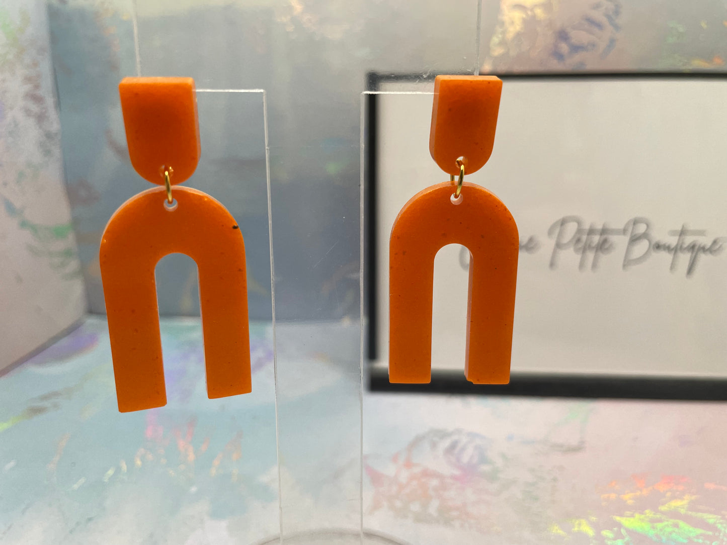 Boucles d'oreilles en forme d'arche orange audacieuse – sans nickel
