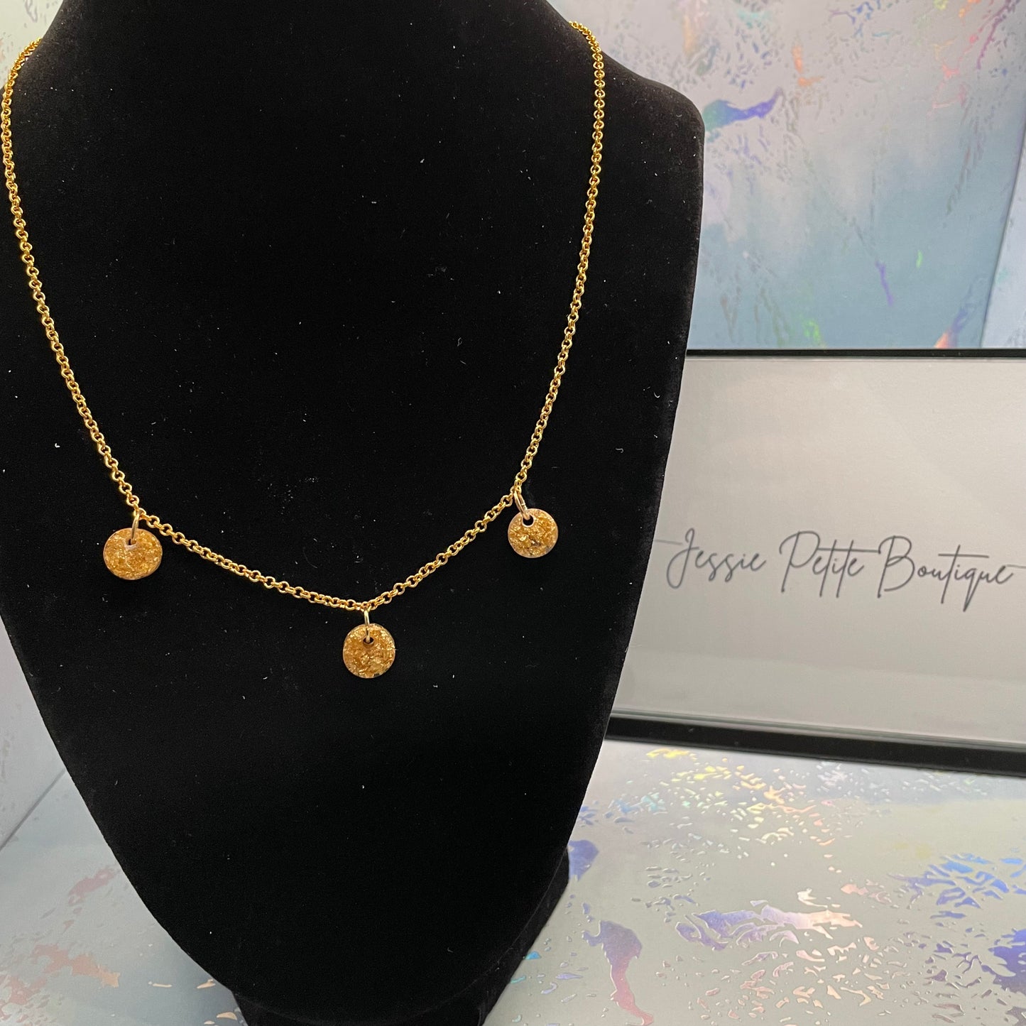 Collier avec ronds dorés - 18''