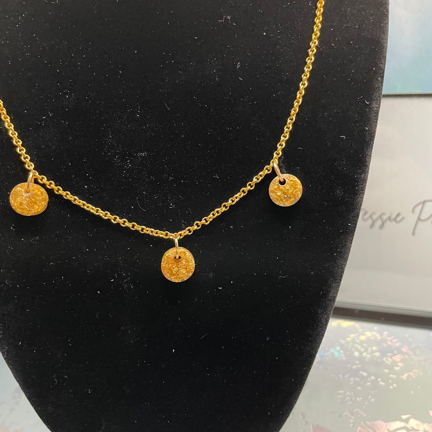 Collier avec ronds dorés - 18''