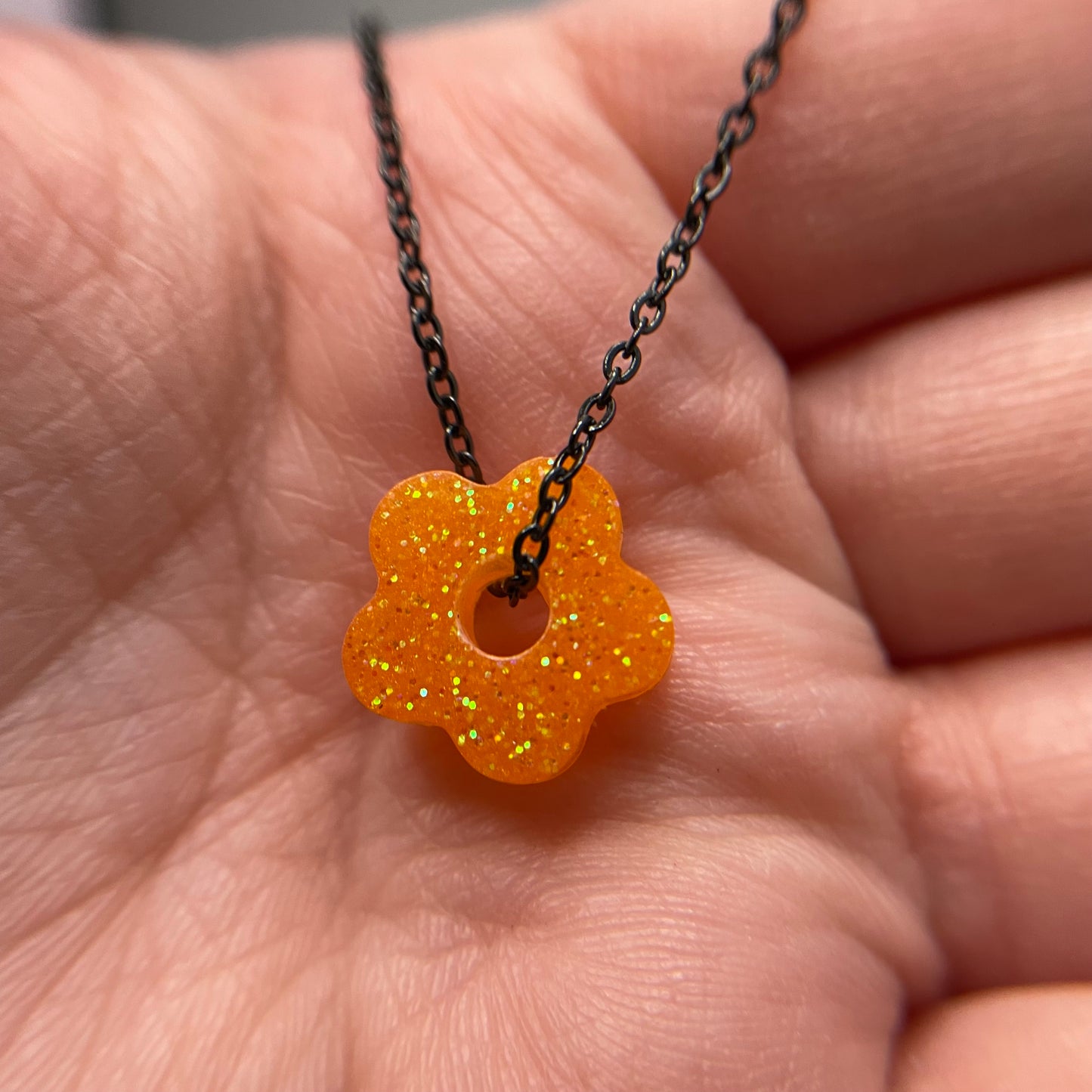 Collier fleur orange scintillante -Sans nickel