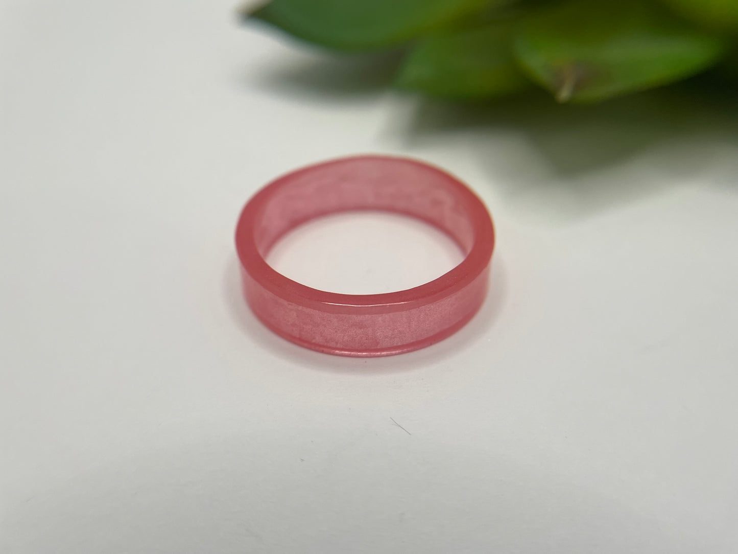 Bague en résine rose- Taille 12 US