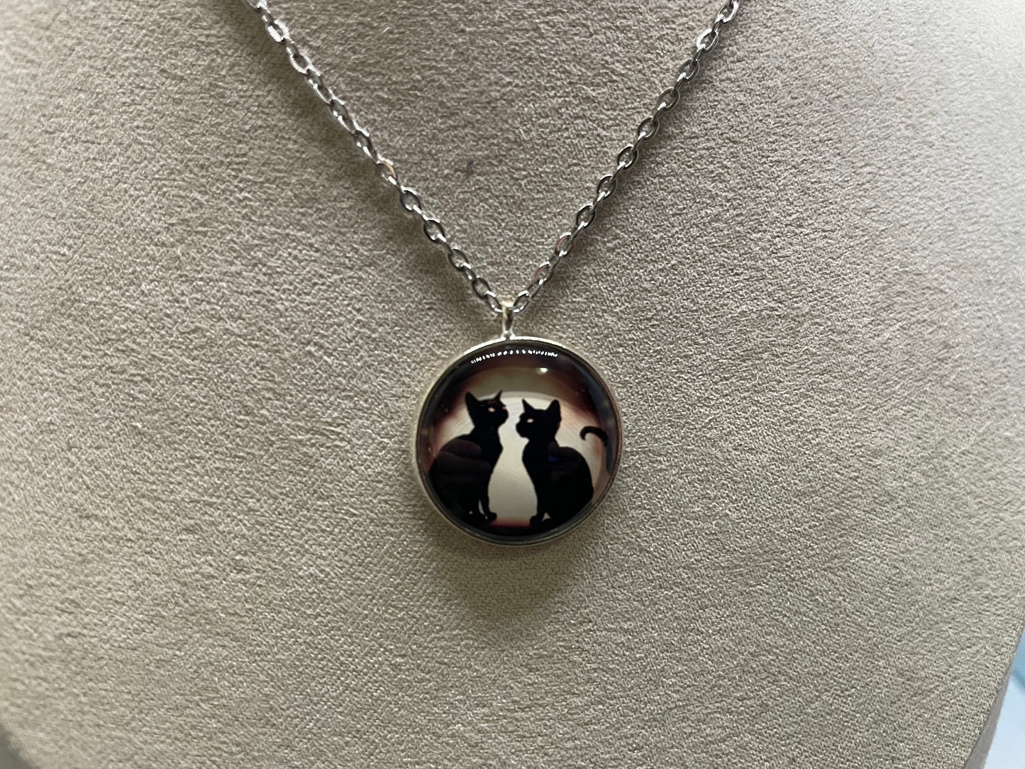 Collier Silhouette de Chat Noir (Édition Argent)-Acier Inoxydable+Sans Nickel