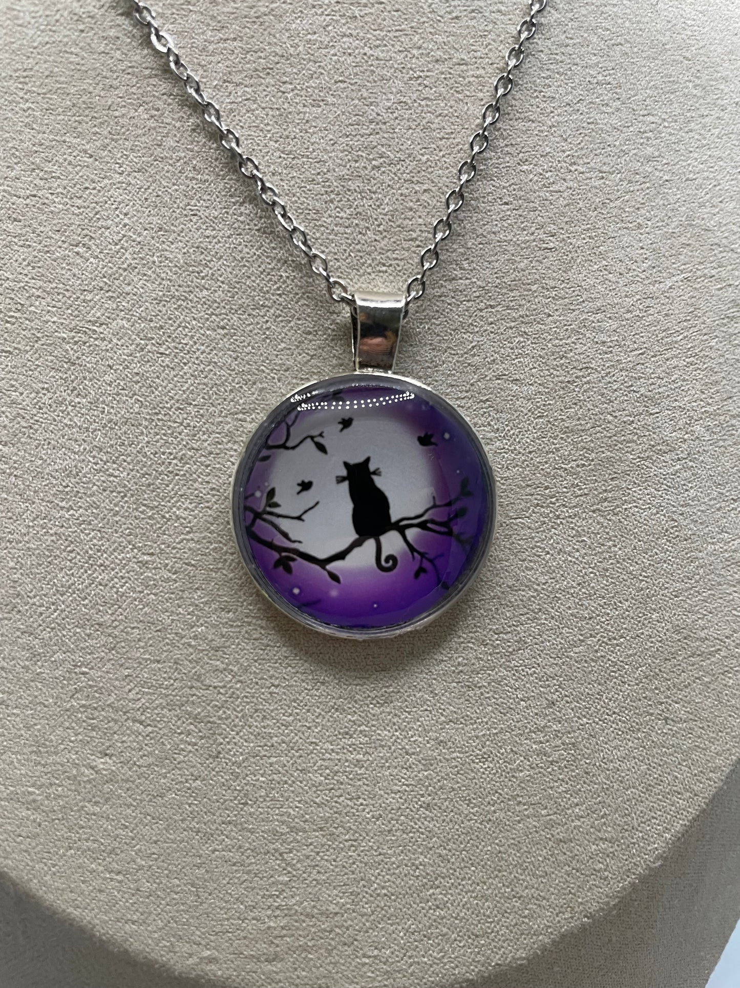 Collier Silhouette de Chat Noir – Nuit Mauve-Acier Inoxydable+Sans Nickel