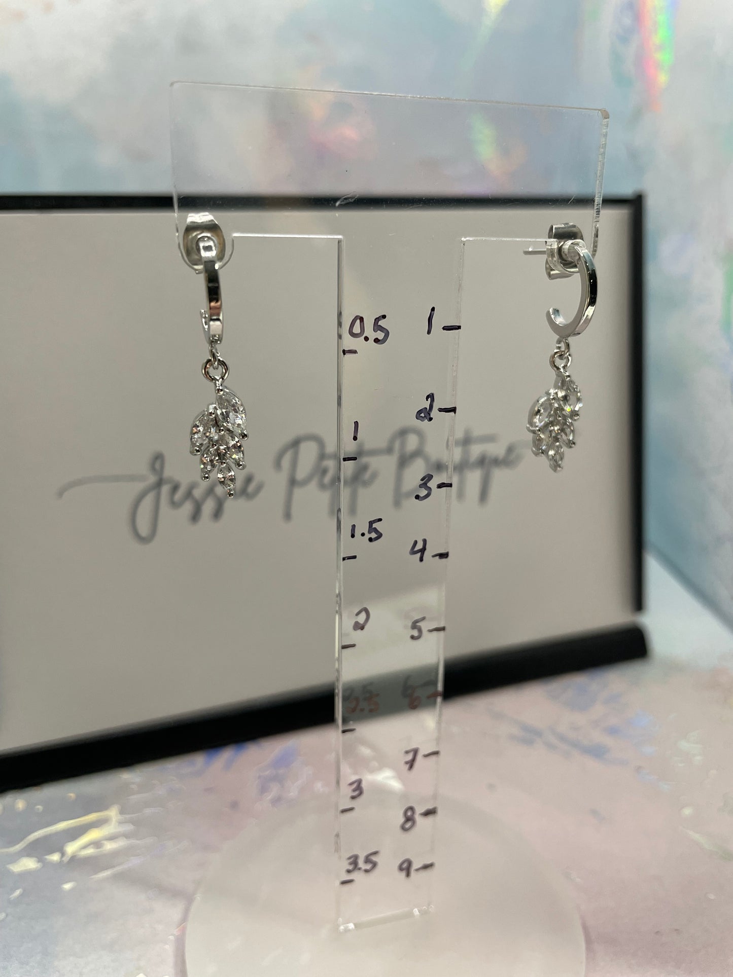 Boucles d’oreilles pendantes Feuille en zircon-Sans Nickel