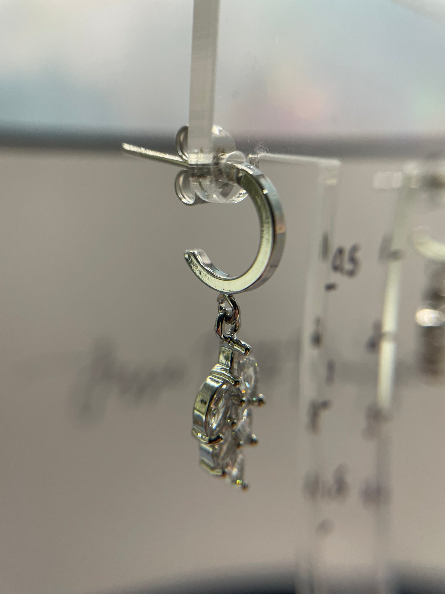 Boucles d’oreilles pendantes Feuille en zircon-Sans Nickel