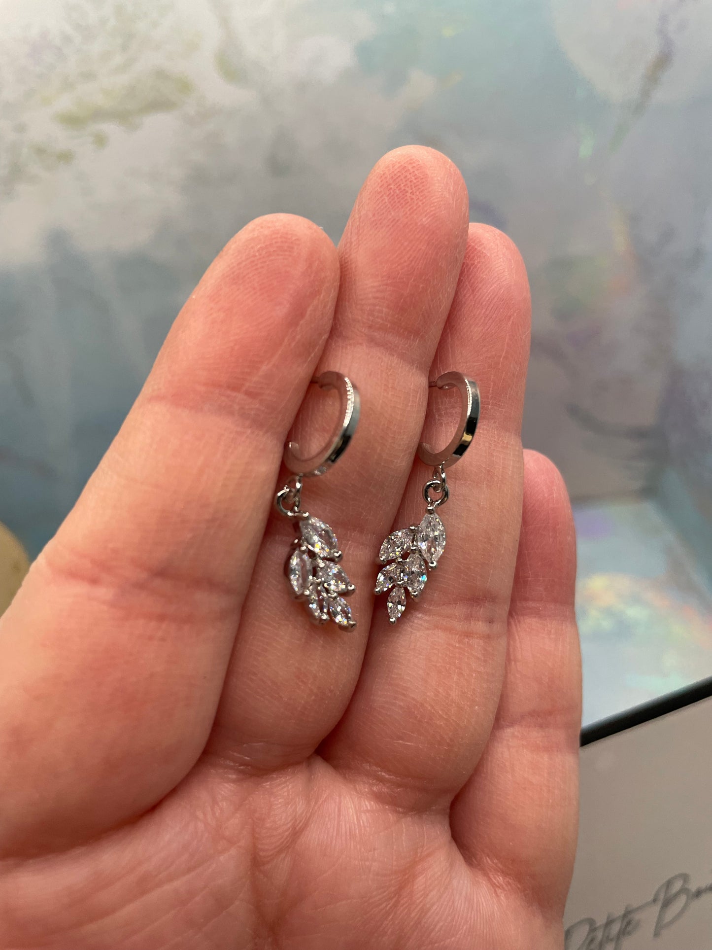 Boucles d’oreilles pendantes Feuille en zircon-Sans Nickel