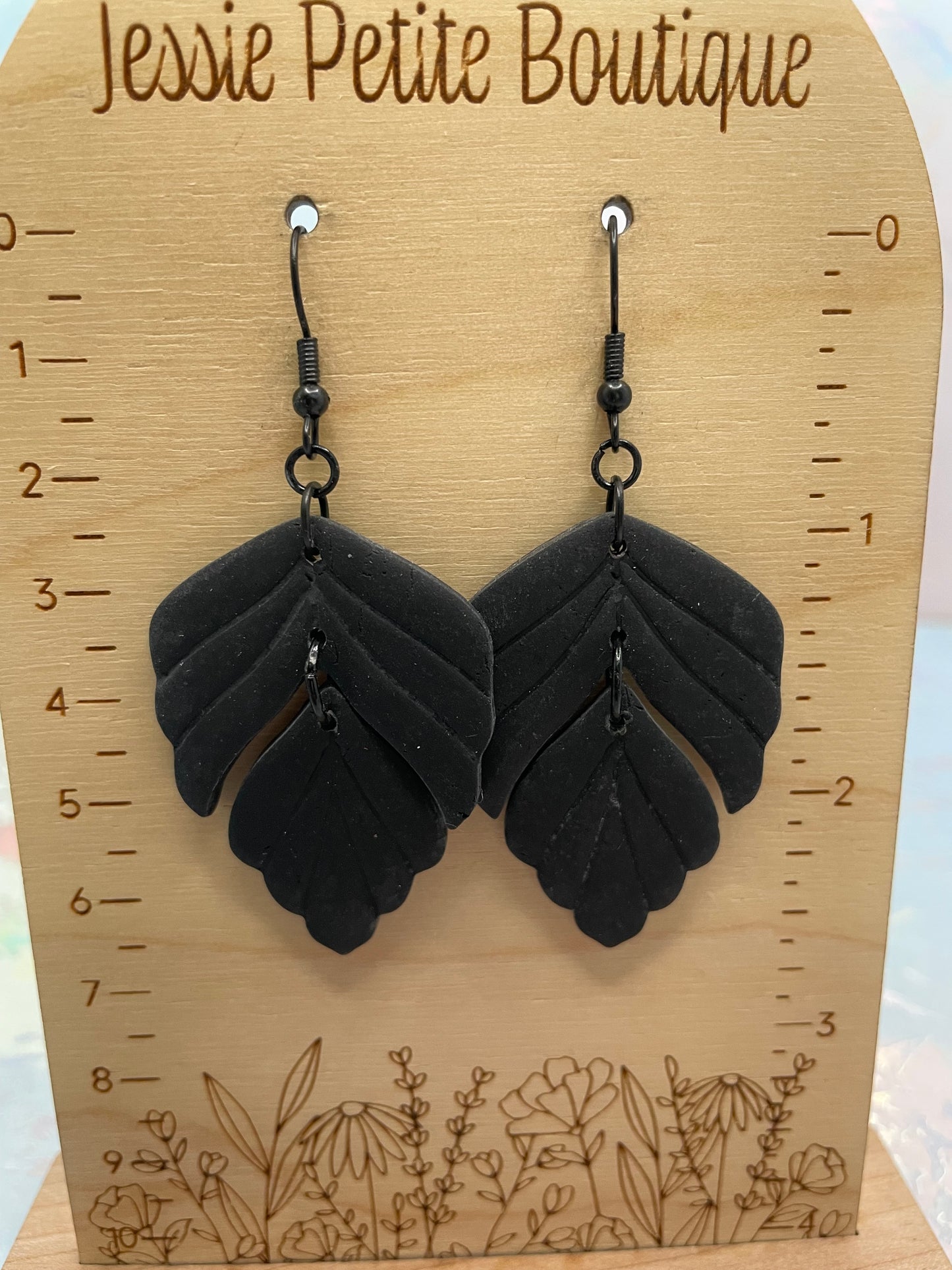 Boucles d’oreilles queue de poisson noires-Sans Nickel