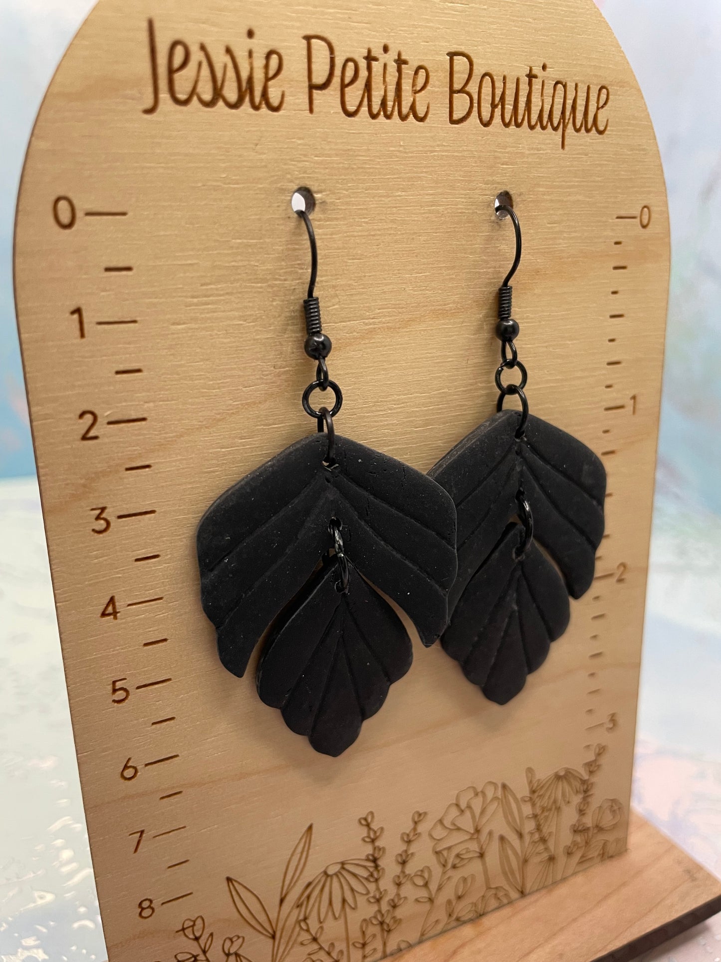 Boucles d’oreilles queue de poisson noires-Sans Nickel