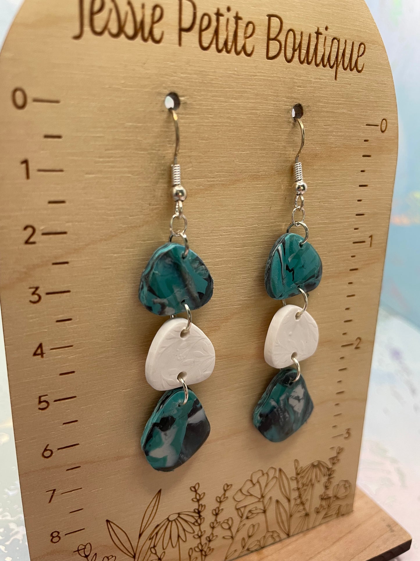 Boucles d’oreilles pendantes pebble turquoise et blanc-Sans Nickel