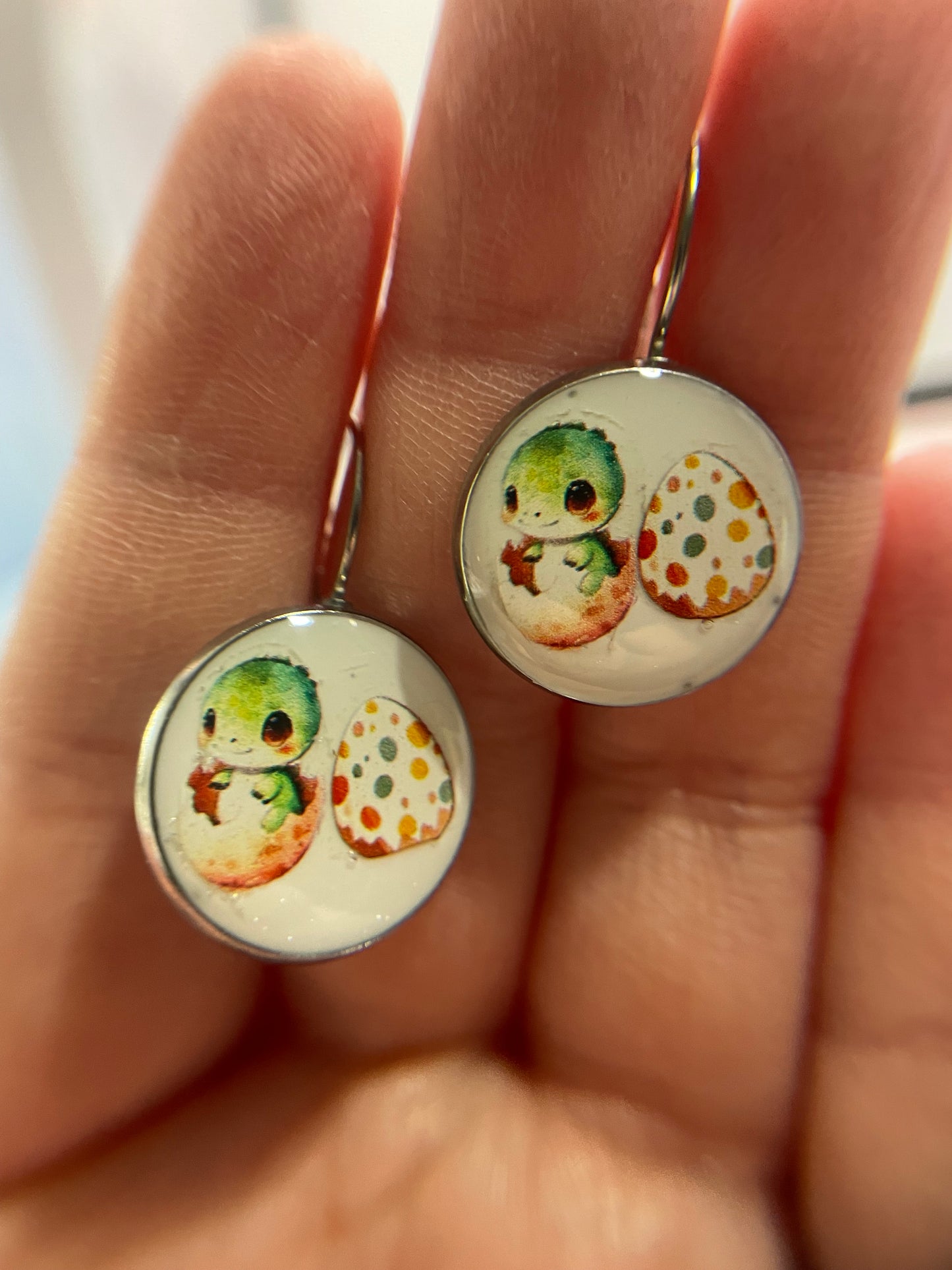 Boucles d’oreilles à dormeuse Bébé dinosaure et œuf à pois-Acier Inoxydable