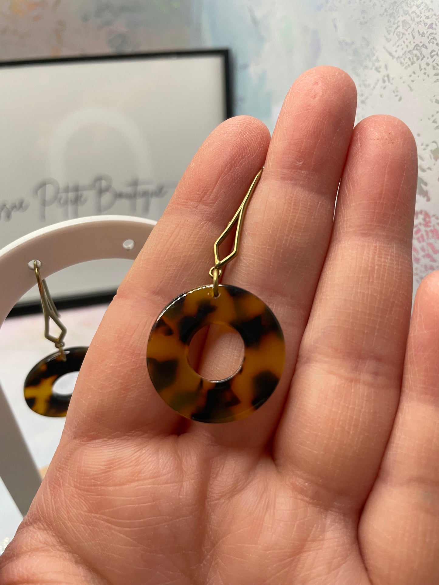 Boucles d'oreilles beigne en acrylique tortoise-Sans Nickel