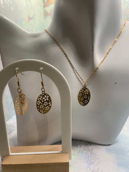 Gold Floral Oval Necklace and Earrings Set