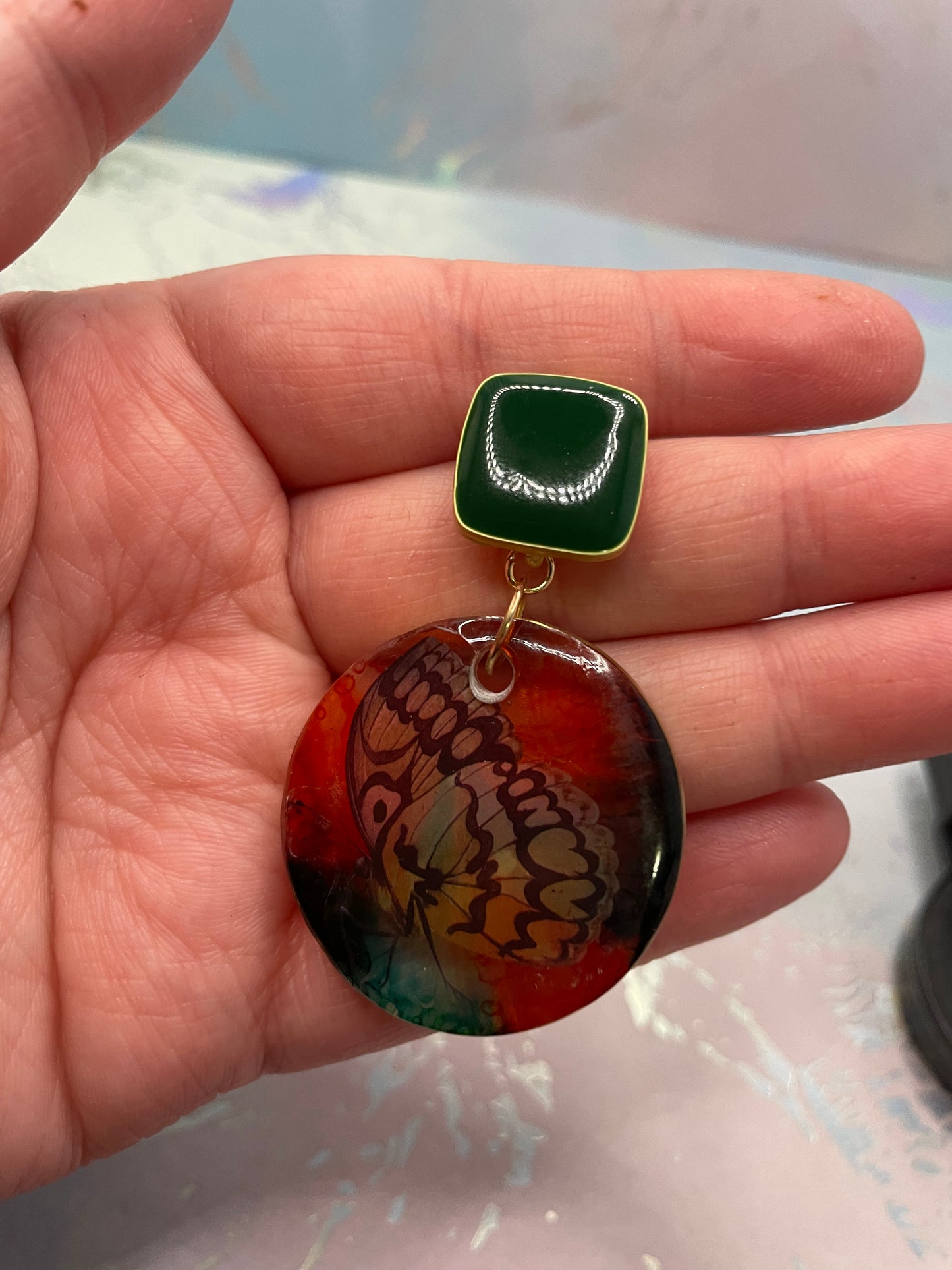 Boucle d'oreille papillon sur cercle orange+vert-Sans Nickel