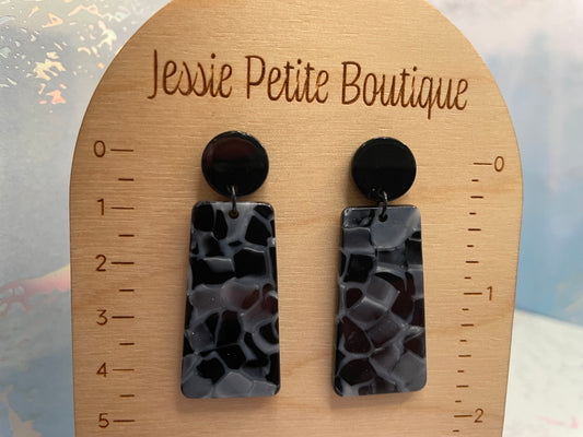 Boucles d’oreilles géométriques noires et grises en acétate