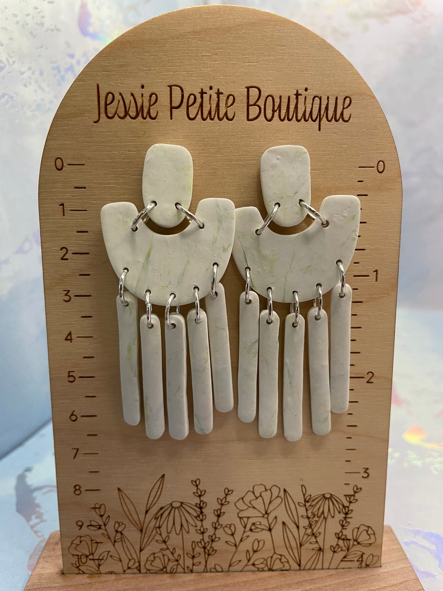 Monique: Boucles d’oreilles argile marbrée vert pâle-Sans Nickel